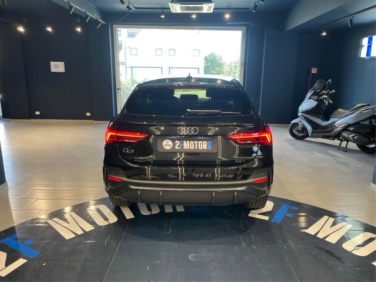 Audi Q3 45 1.4 tfsi e Business Plus s-tronic Noir - 2