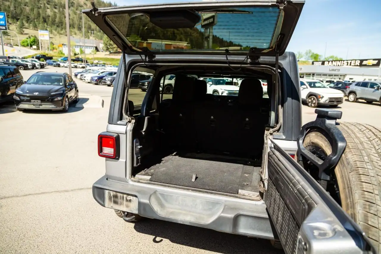 Jeep Wrangler снимка Jeep Wrangler