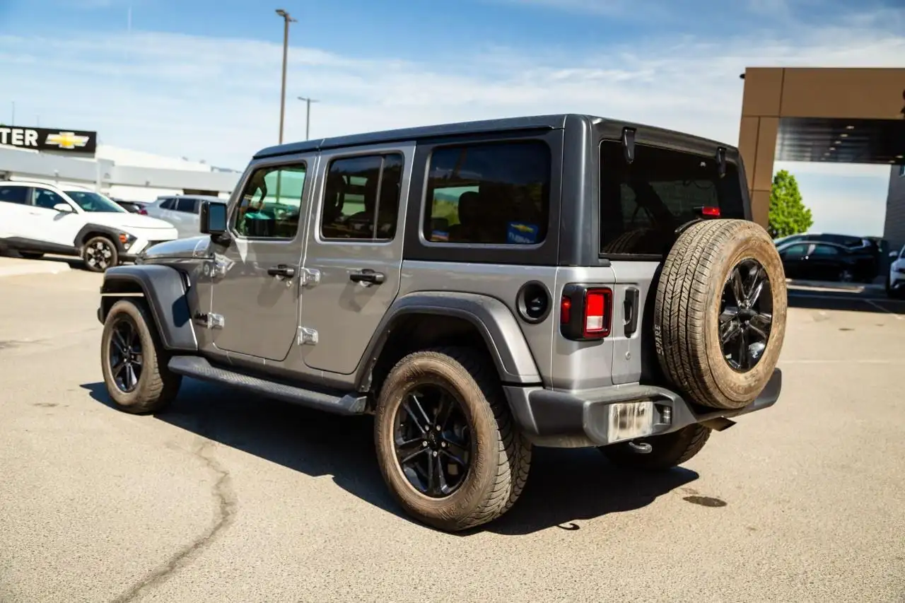 Jeep Wrangler снимка Jeep Wrangler