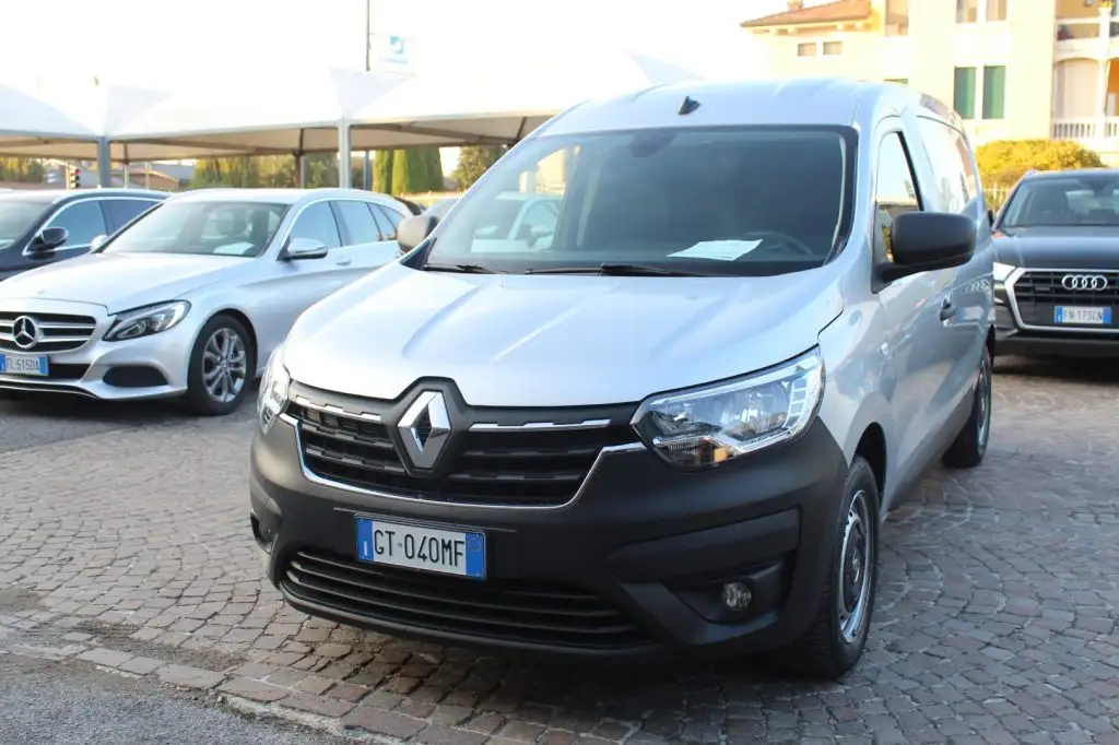 Renault Express 2024 из Европы — купить под ключ