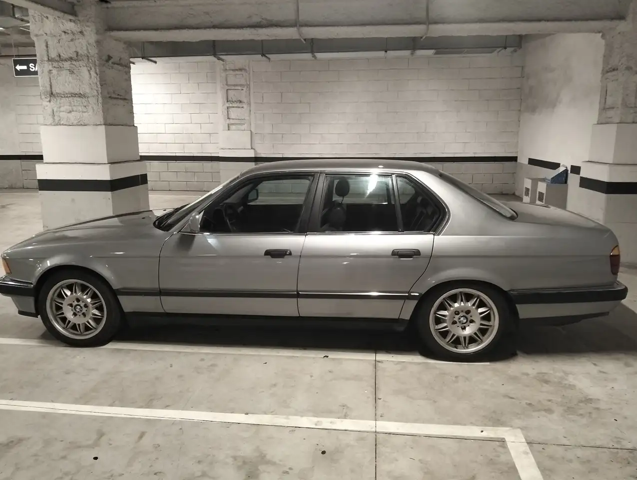 BMW 735 iL, foto 8