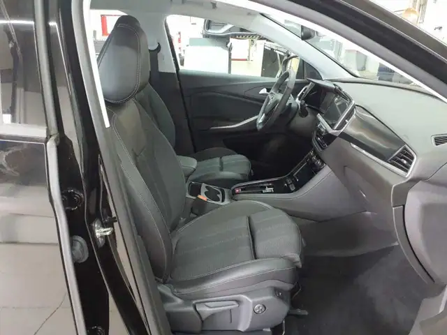 Opel Grandland view 7