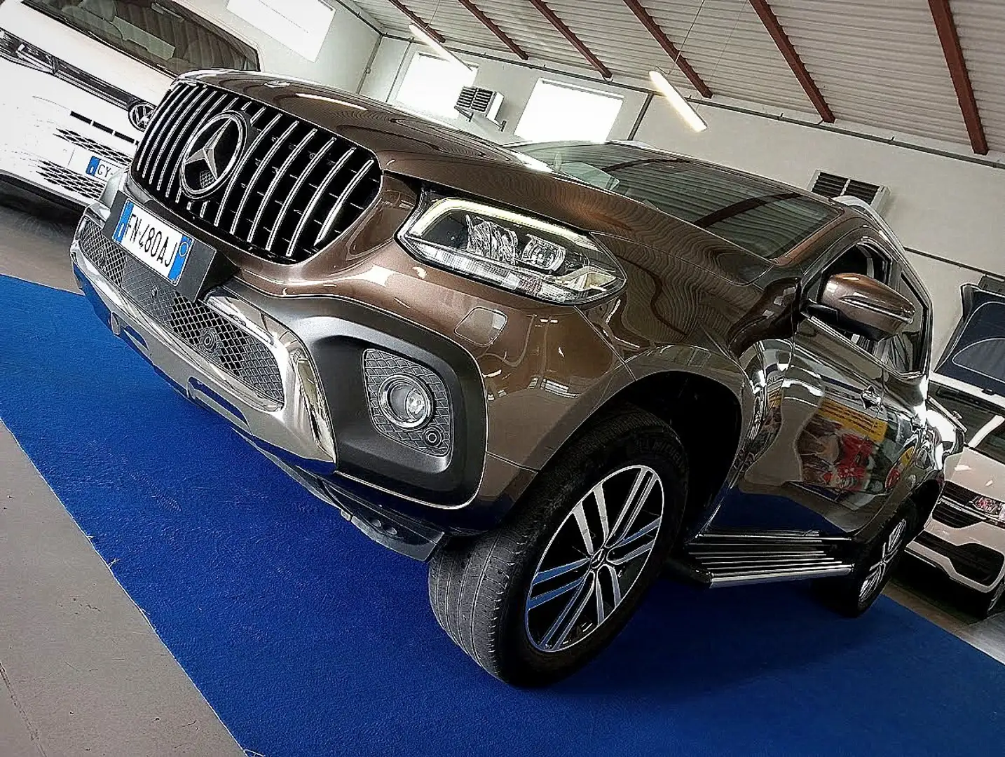 Mercedes-Benz X 250 d 4MATIC 4X4 GANCIO LED 360° PANAMERICA 19" Marrone - 1
