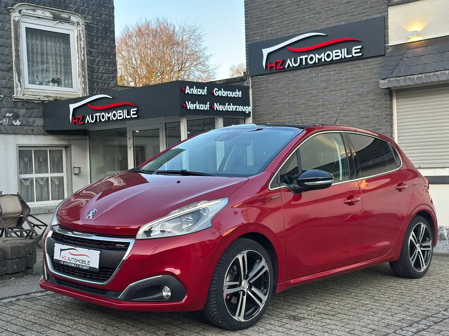 Peugeot 208 GT-Line Allure *1.HAND*PANO*KAMERA*TEMP*SHZ Rot - 1