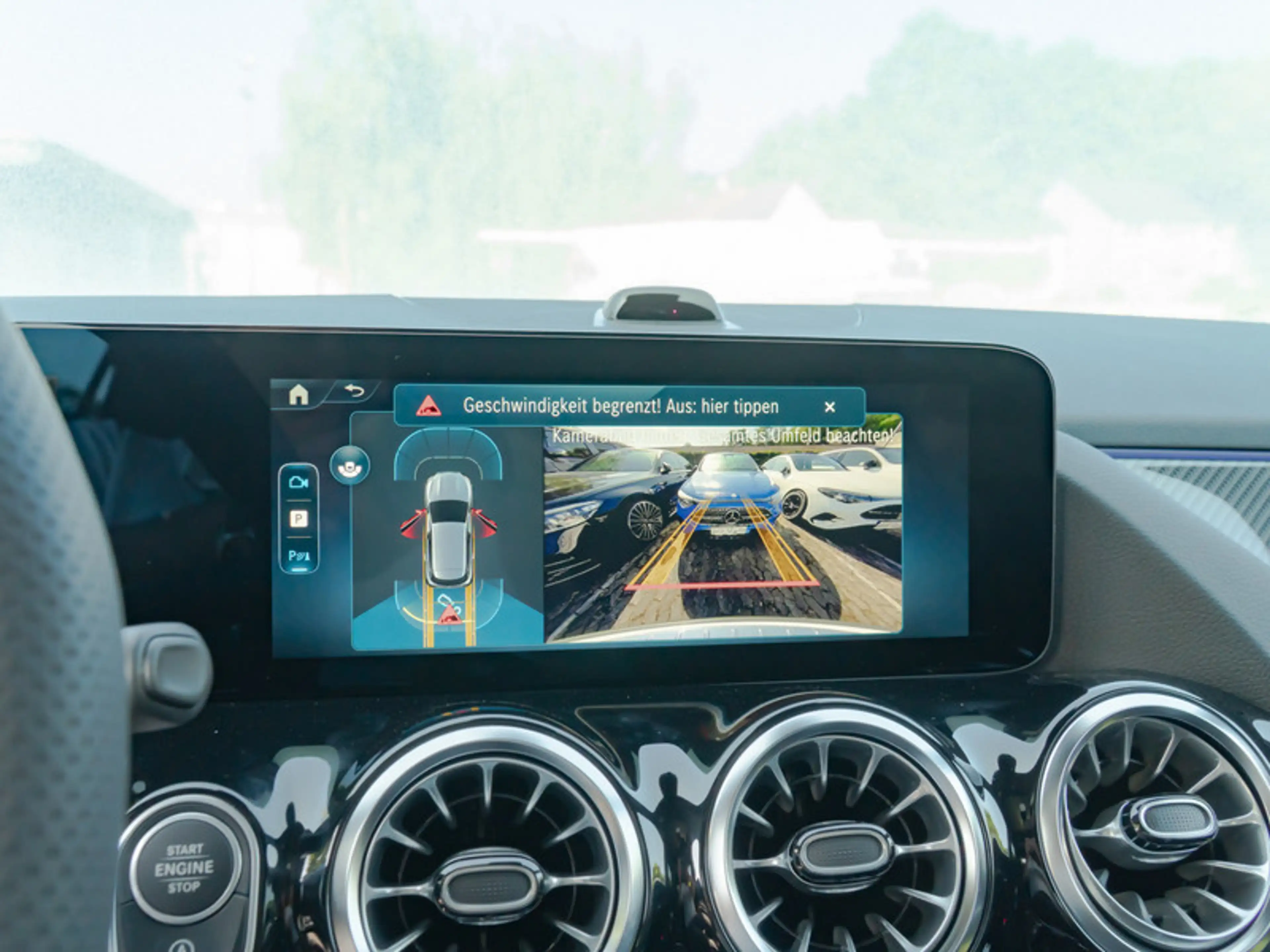 Mercedes-Benz GLA 200 AMG-Sport/MLB/Pano/AHK/Night/Sound/Cam — photo 13