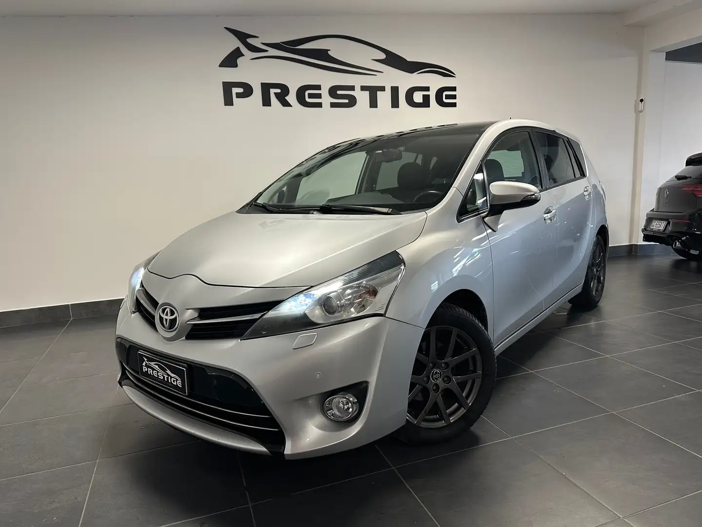 Toyota Verso VERSO 1.6 D-4D 110CV GANCIO TRAINO PRONTA CONSEGNA Argento - 1