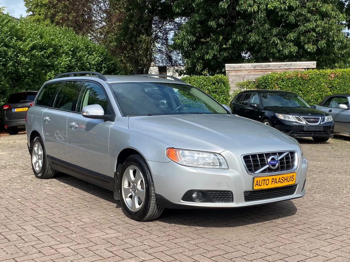 Volvo V70 2.5T Kinetic Aut. Youngtimer Gri - 2