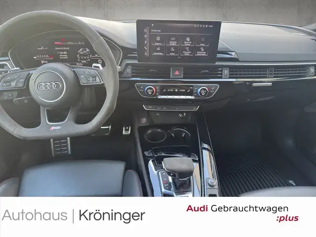 Audi RS4 view 14