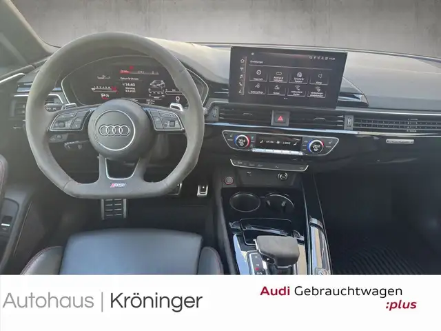 Audi RS4 view 13