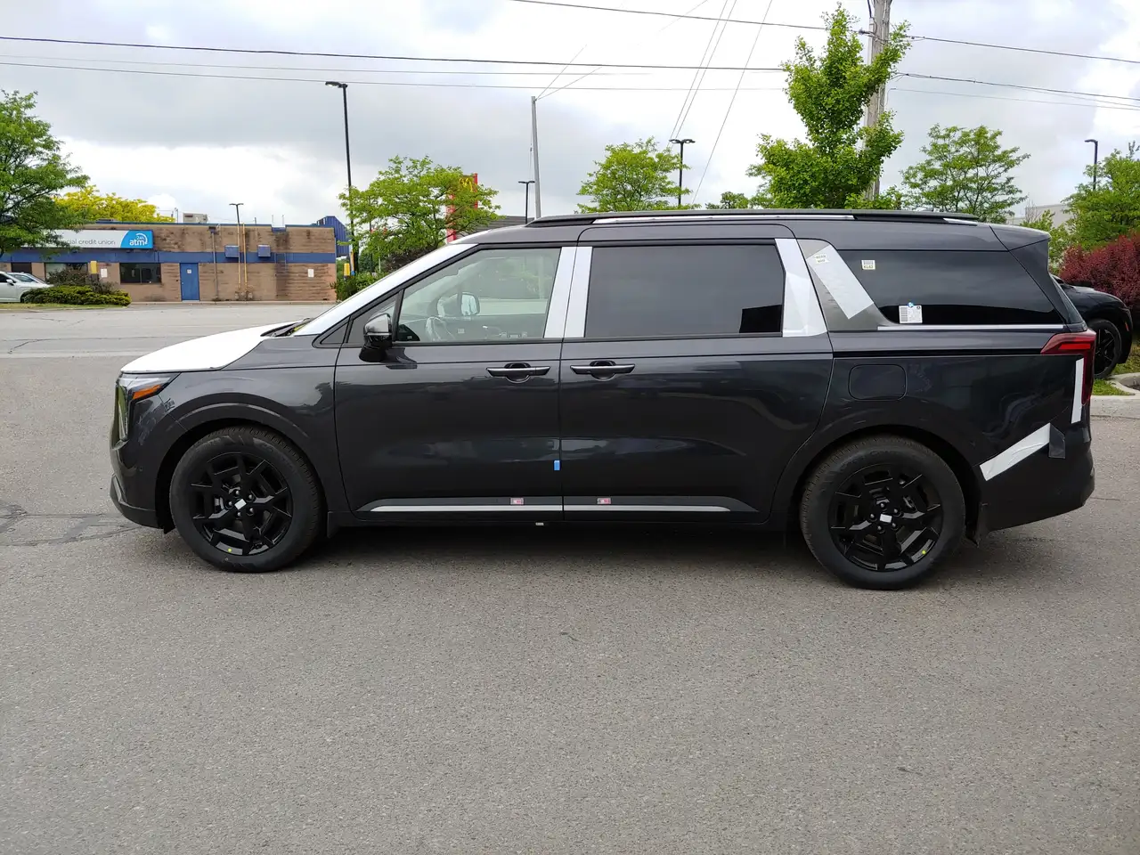 Kia Carnival photo Kia Carnival