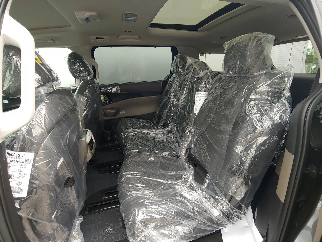 Kia Carnival photo Kia Carnival