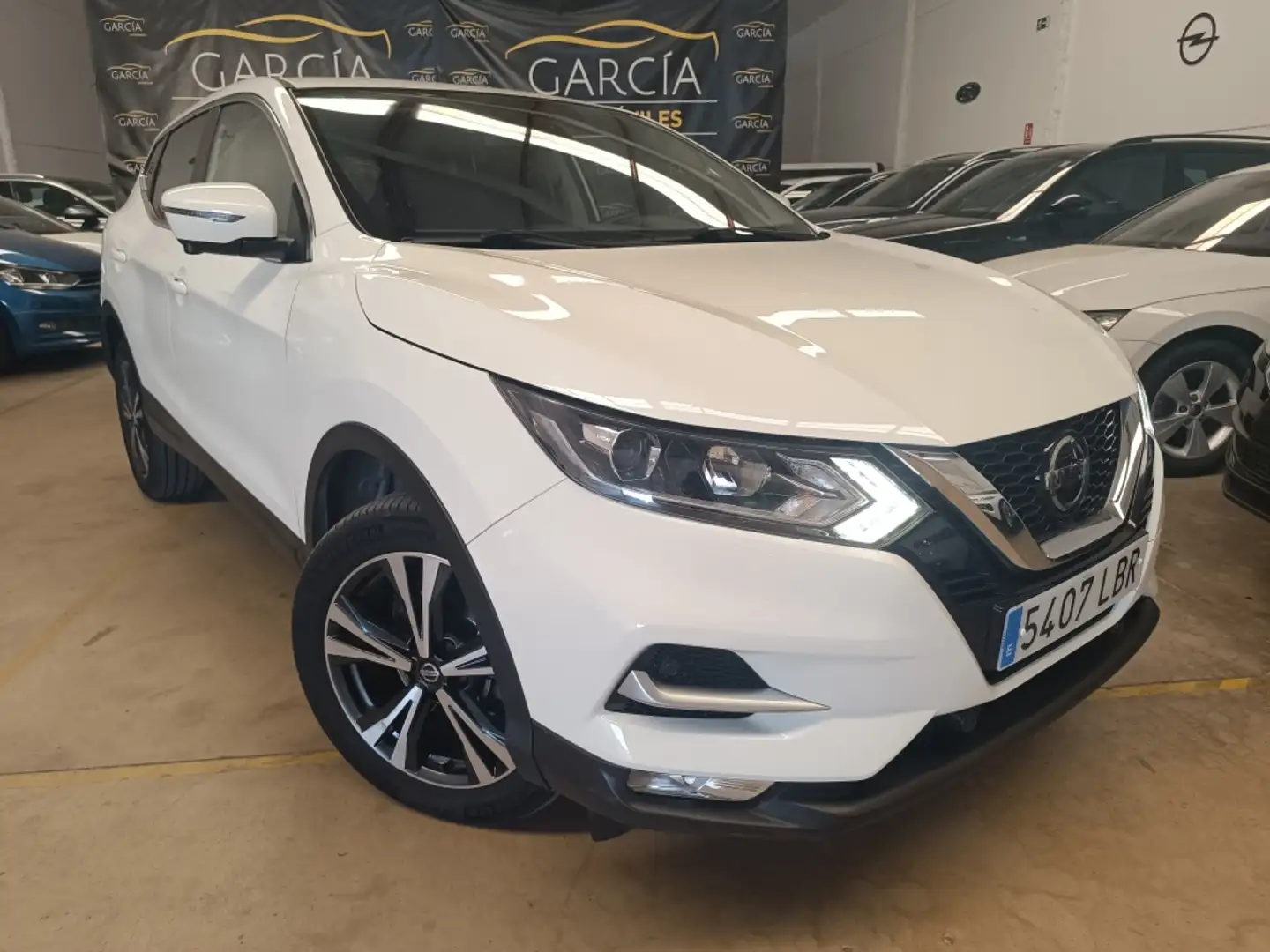 Nissan Qashqai 1.7dCI N-Connecta 4x2 Wit - 1