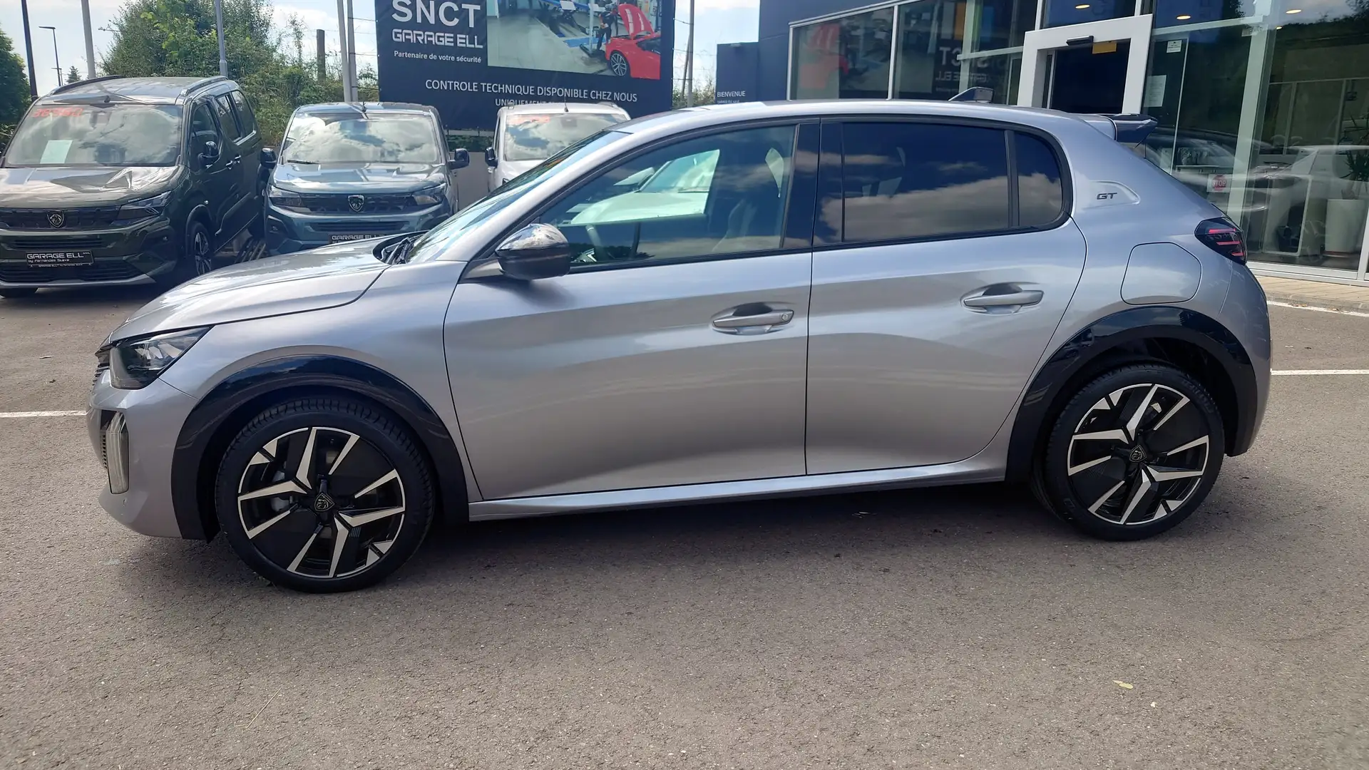 Peugeot 208 Hybrid 100 GT Grau - 2