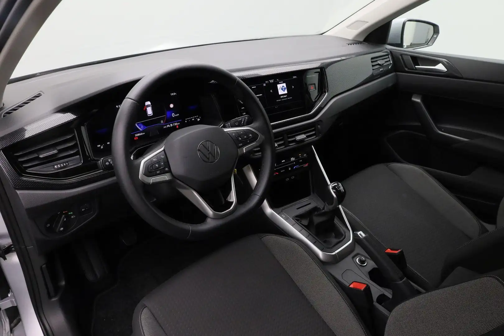 Volkswagen Polo 1.0 TSI 95 pk Life Edition | Achteruitrijcamera | Zilver - 2