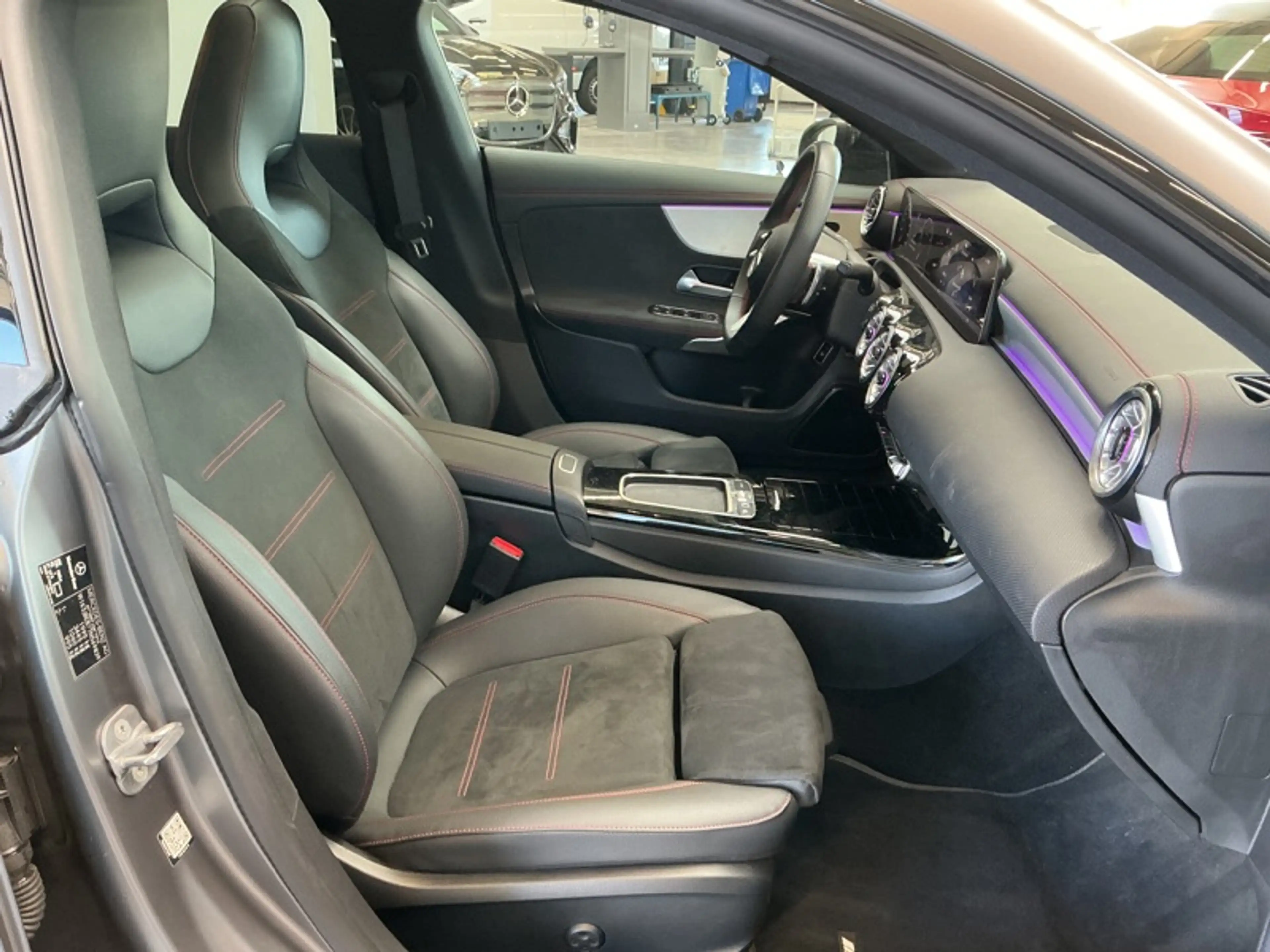 Mercedes-Benz CLA 180 Coupé AMG Pack Night Pano — photo 10