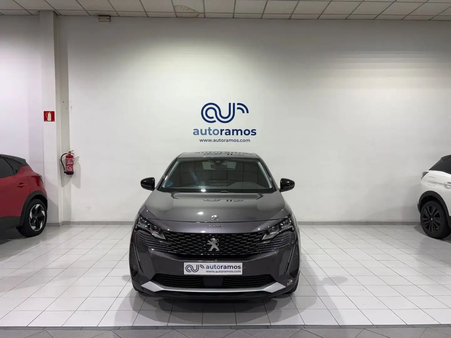 Peugeot 3008 ALLURE 1.6 HYBRID 225 CV E-AUTO 5P Grau - 2