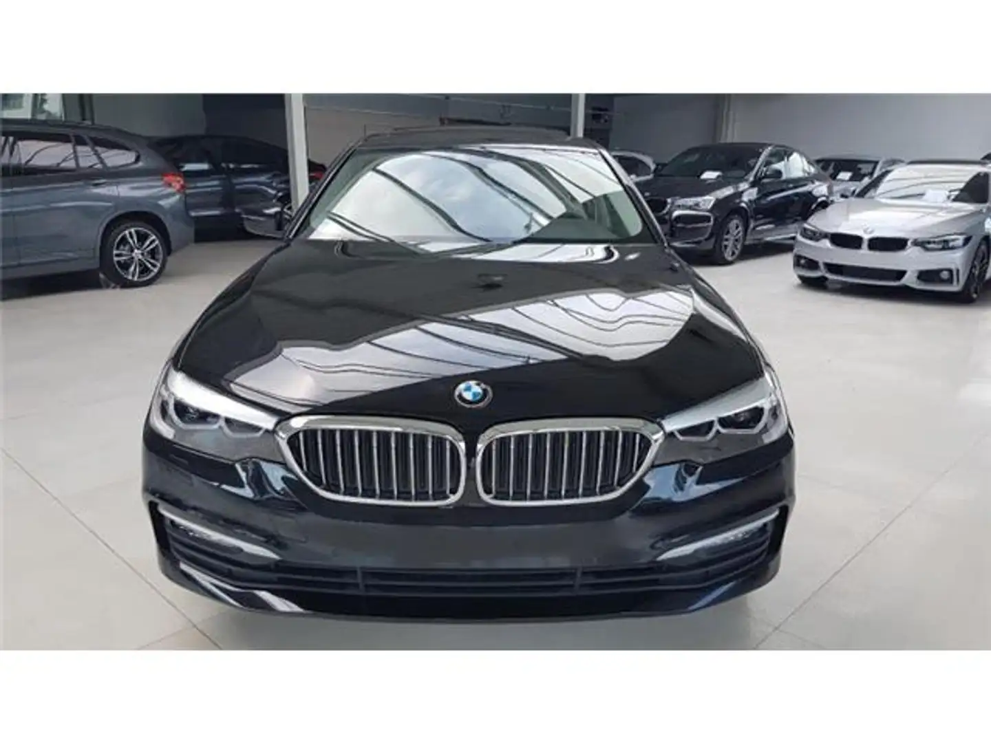 BMW 520 dA Saphirschwarz  leder Navi Pro 18" velgen Headup Zwart - 2
