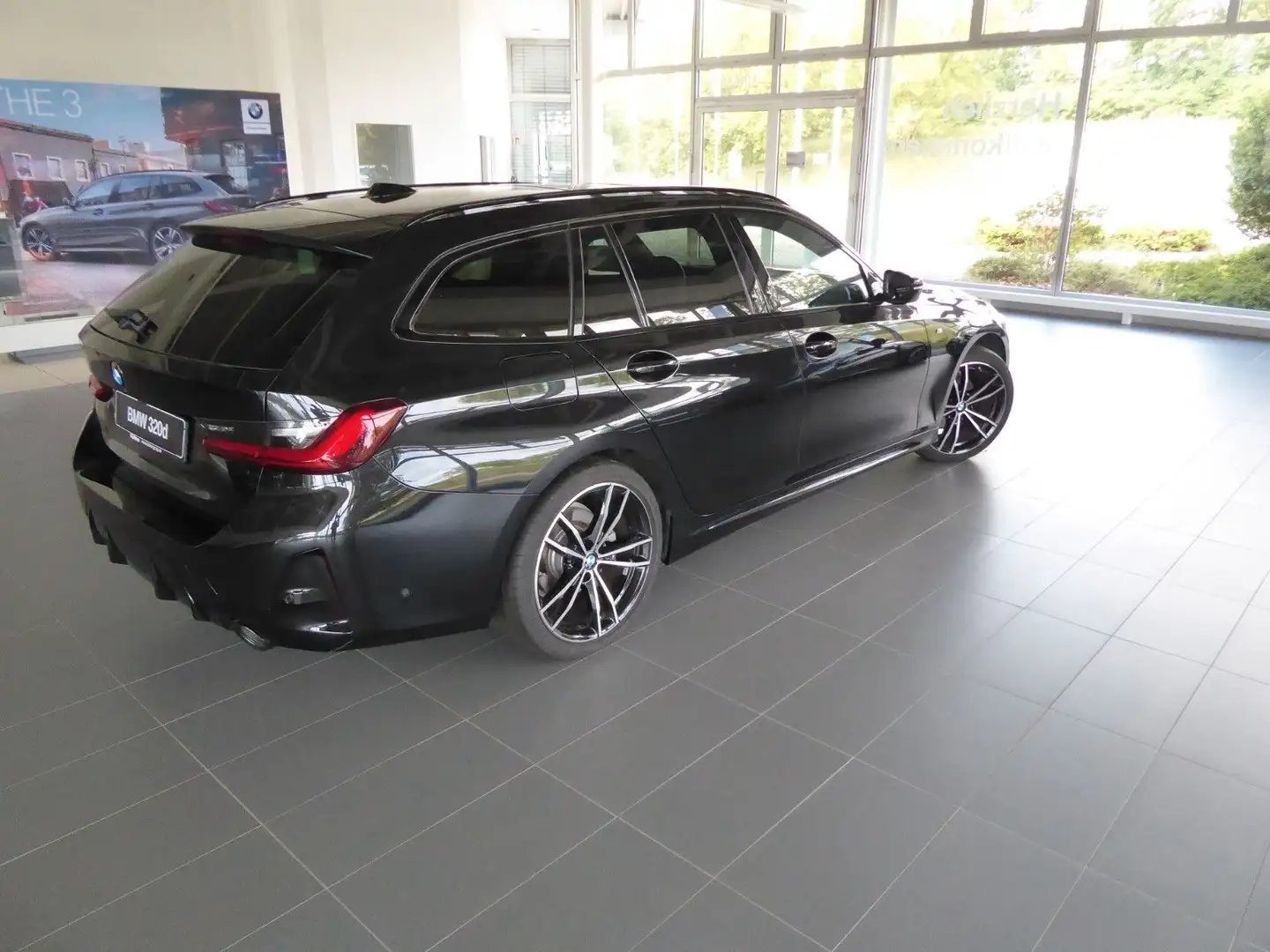 BMW 320 d xDrive Tou VSL DAB HiFi PGD AHZV LCP EU6 Schwarz - 2