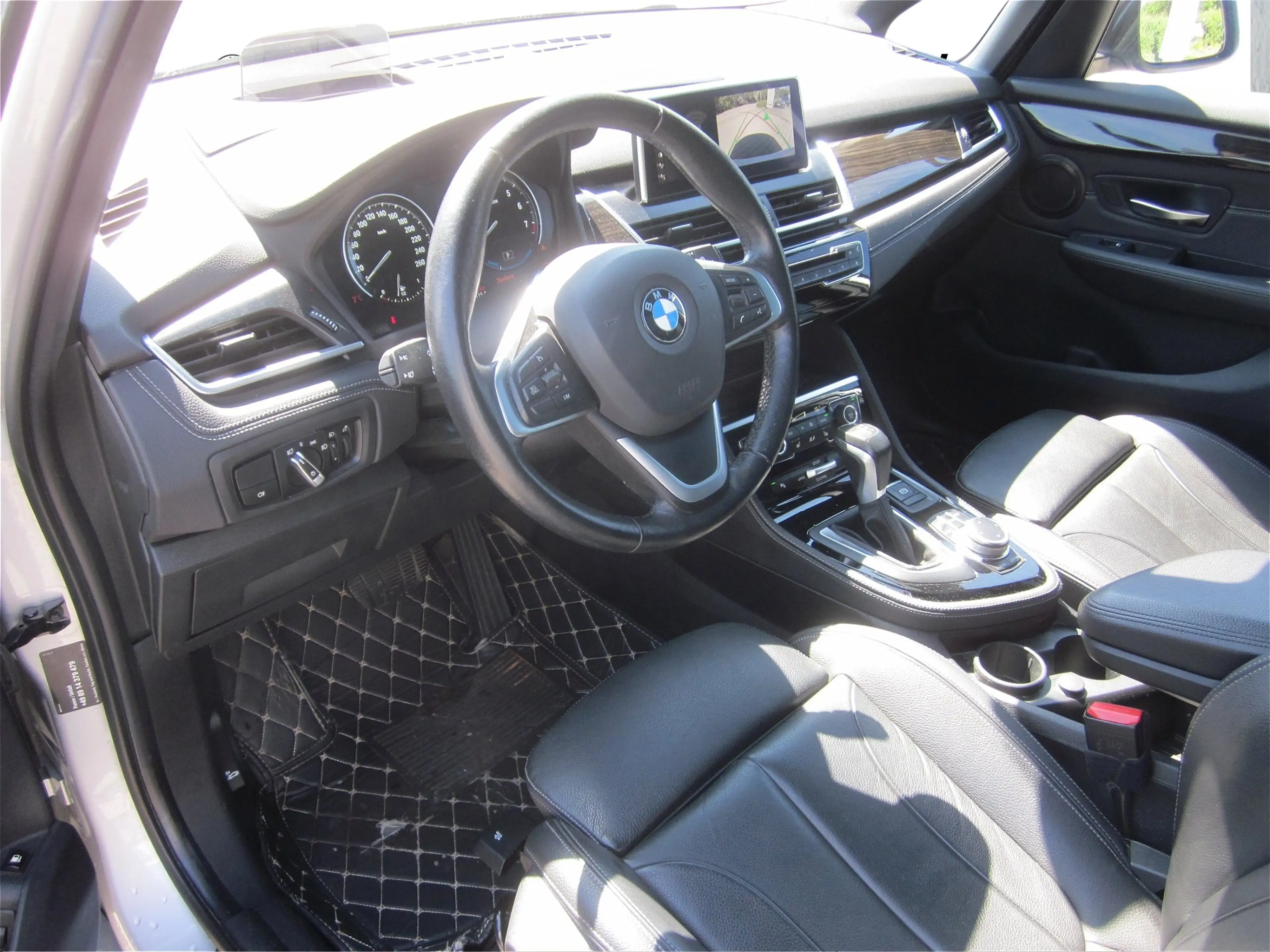 BMW 225 xe iPerformance Active Tourer — photo 11