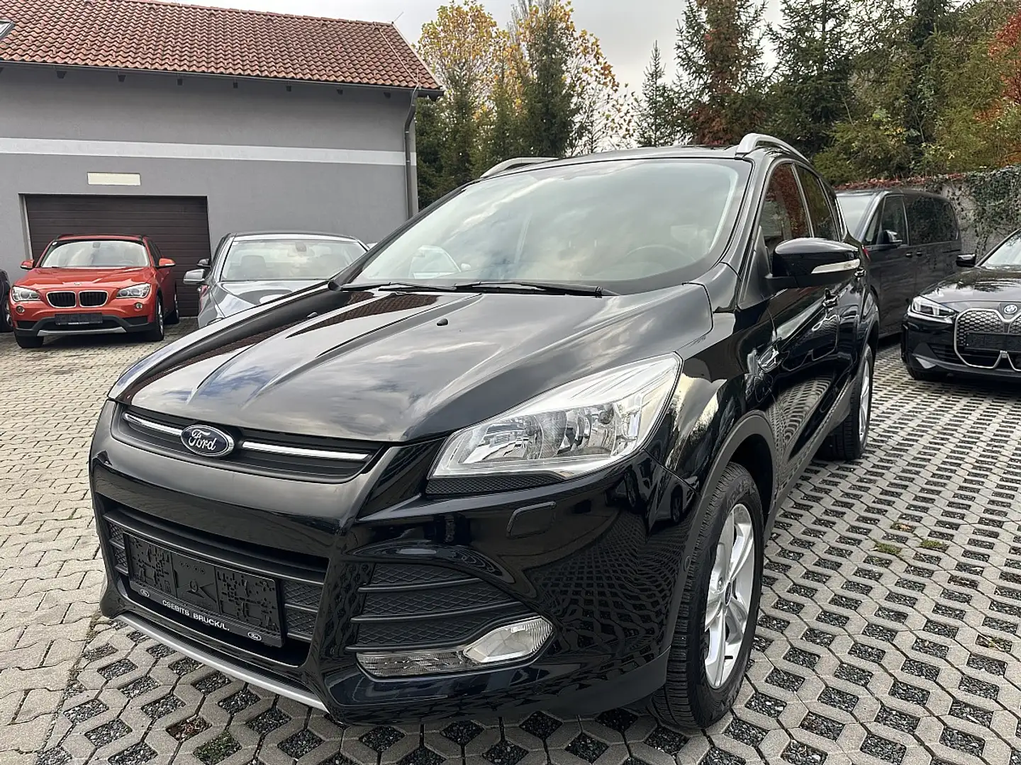 Ford Kuga 1,5 EcoBoost Trend Schwarz - 1