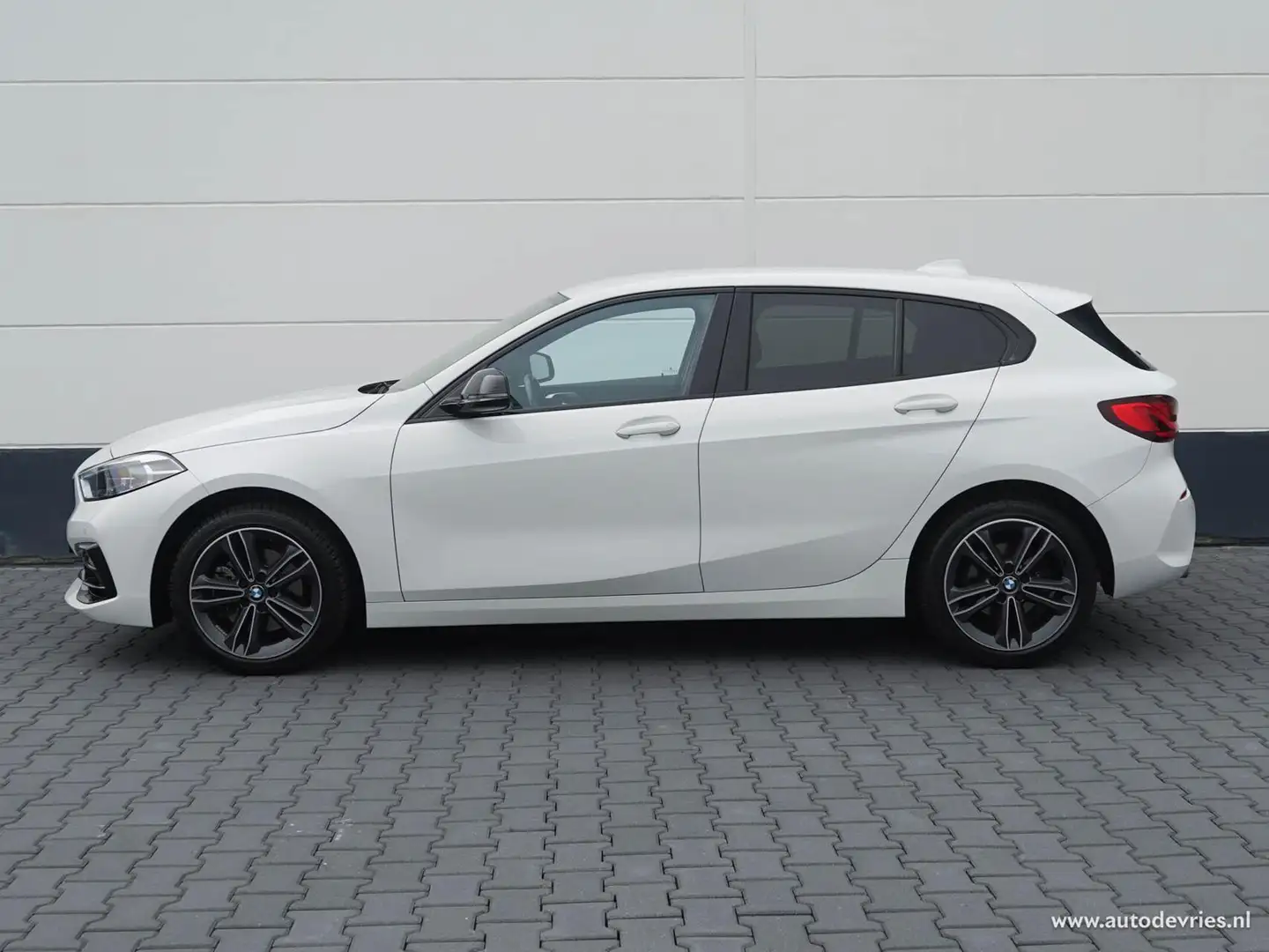 BMW 118 1-serie 118i Automaat Executive Sport Edition | Na Weiß - 2