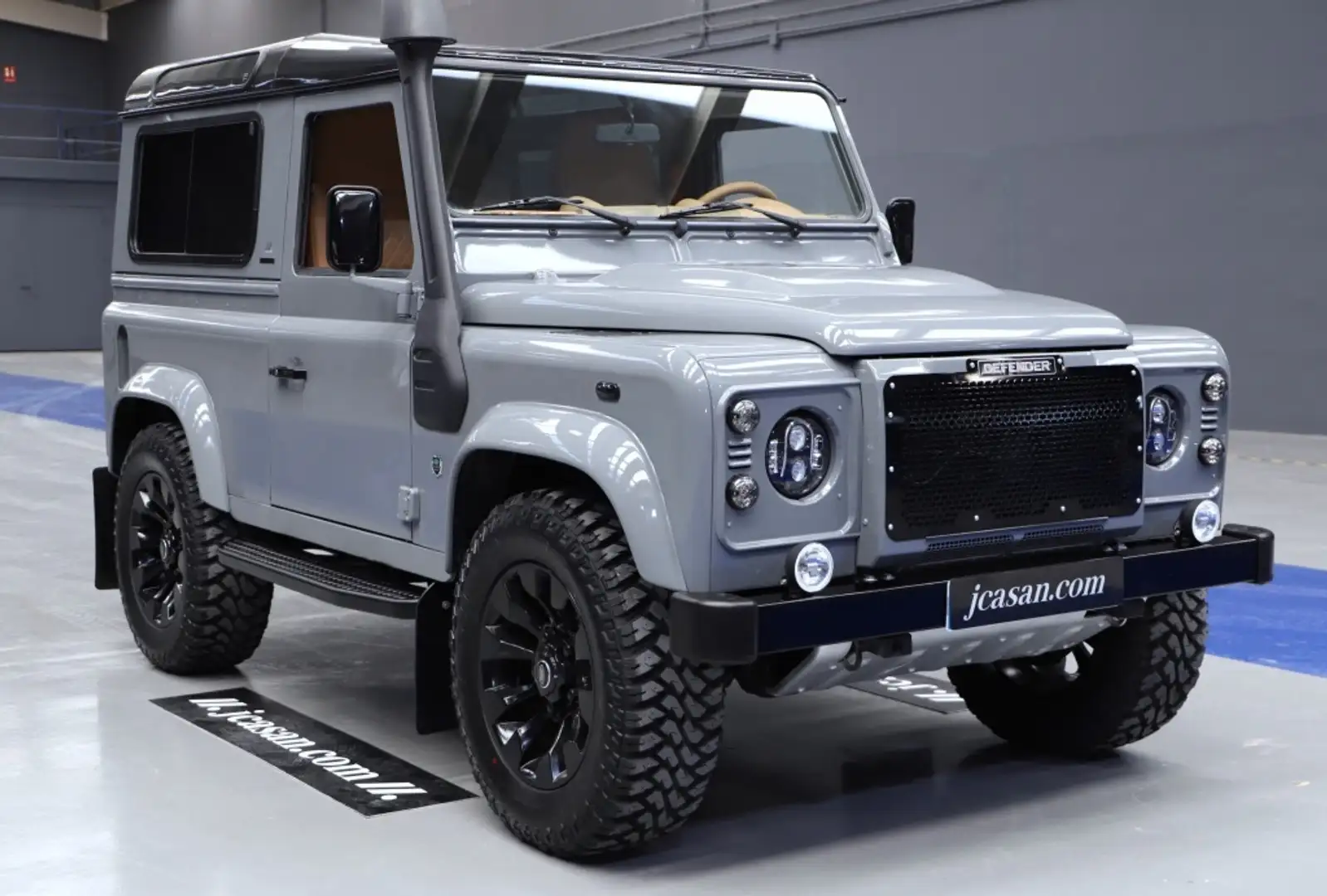 Land Rover Defender 90 SW E Gris - 2