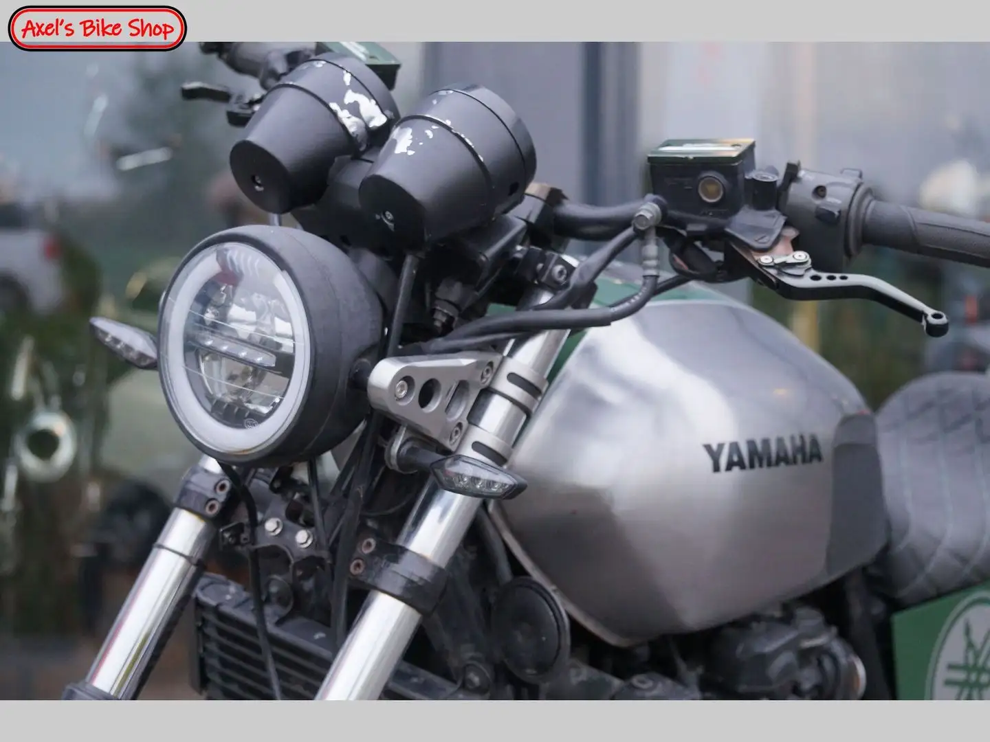 Yamaha XJR 1200 - 2