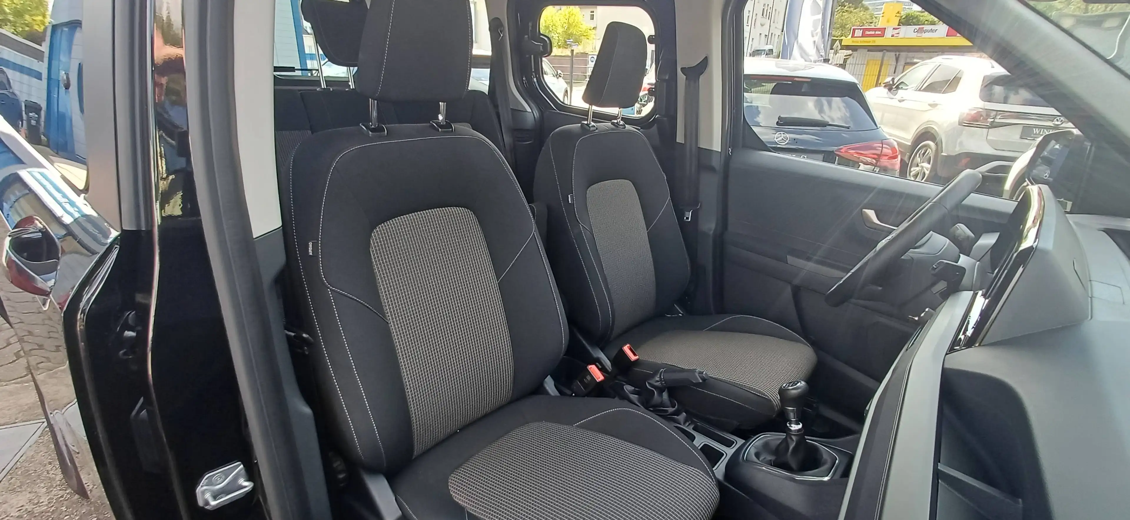 Ford Tourneo Courier Tourneo Courier Trend-Klimaaut-Navi-Kamera-Sitz+Lenkradhzg-Frontscheibenhzg-Spur+Totwinkel-PDC-DAB — photo 15