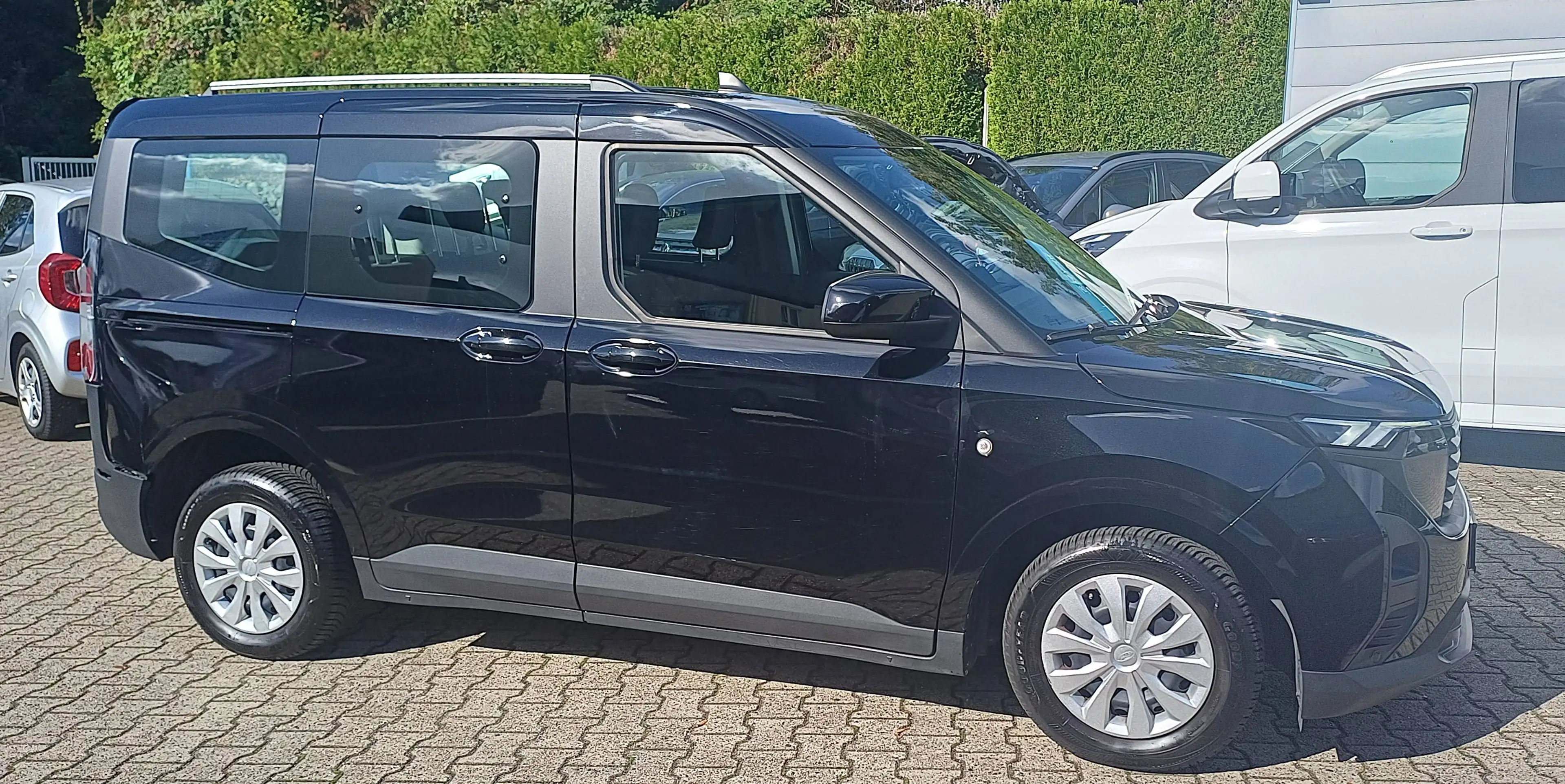 Ford Tourneo Courier Tourneo Courier Trend-Klimaaut-Navi-Kamera-Sitz+Lenkradhzg-Frontscheibenhzg-Spur+Totwinkel-PDC-DAB — photo 8