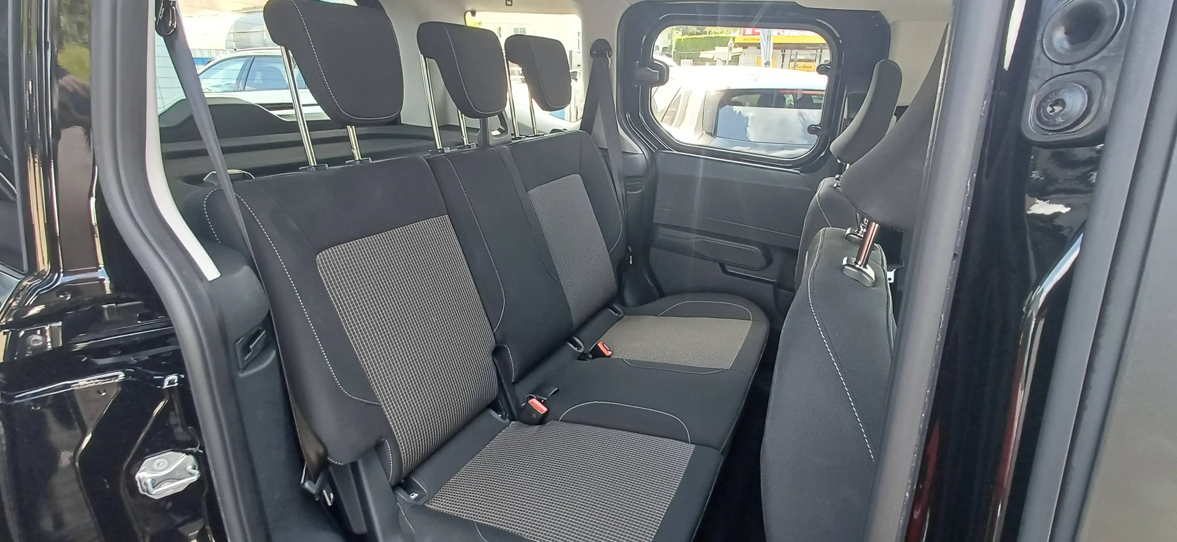Ford Tourneo Courier Tourneo Courier Trend-Klimaaut-Navi-Kamera-Sitz+Lenkradhzg-Frontscheibenhzg-Spur+Totwinkel-PDC-DAB — photo 14