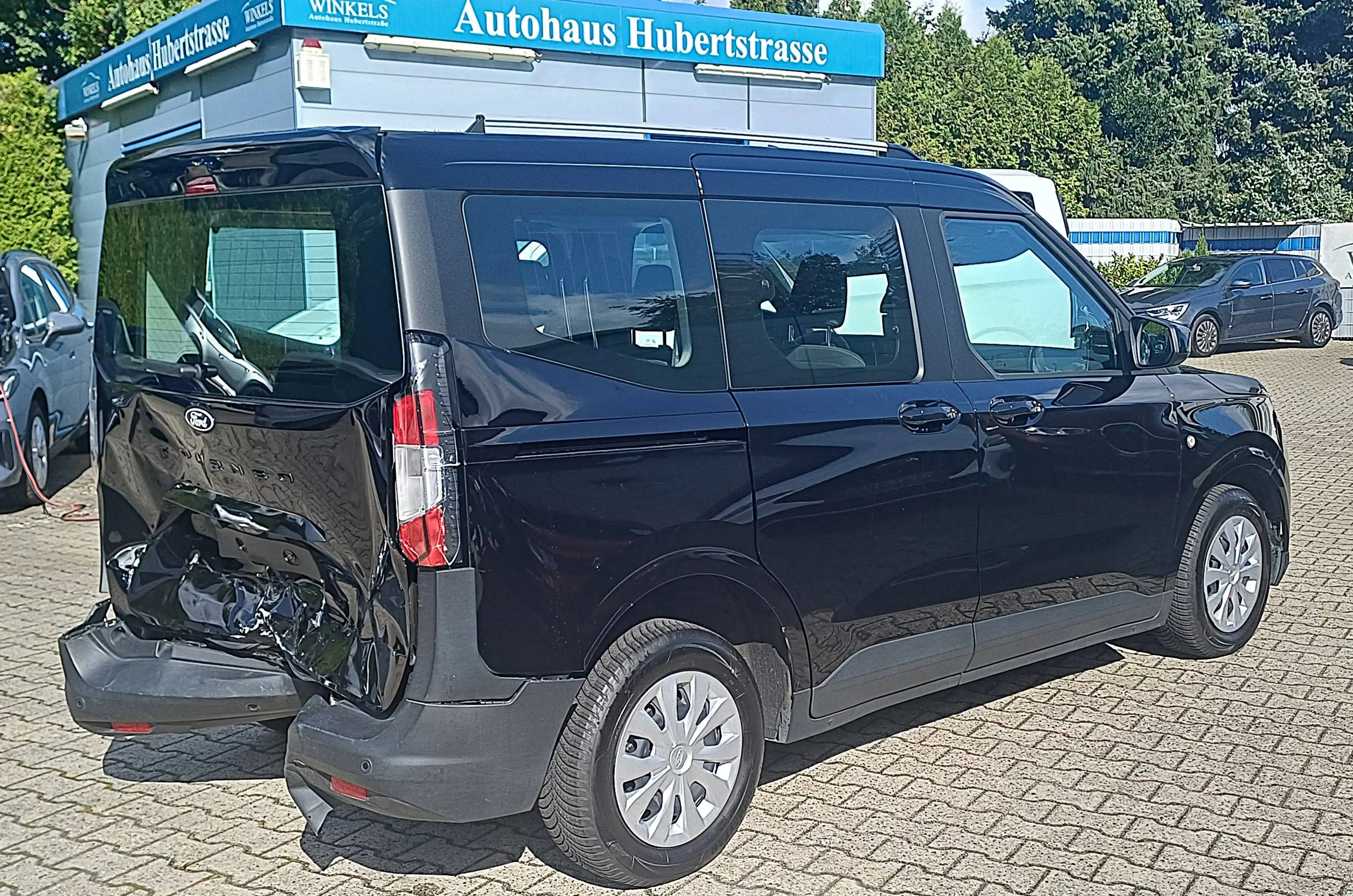 Ford Tourneo Courier Tourneo Courier Trend-Klimaaut-Navi-Kamera-Sitz+Lenkradhzg-Frontscheibenhzg-Spur+Totwinkel-PDC-DAB — photo 3