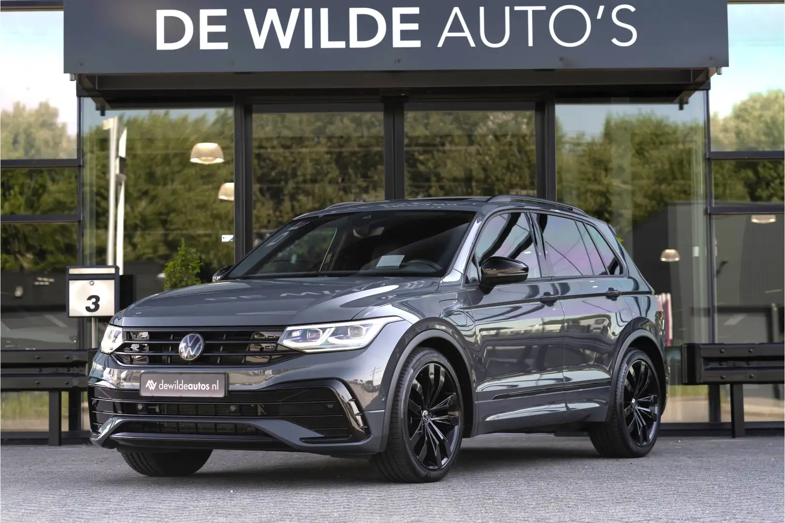 Volkswagen Tiguan 1.4 TSI eHybrid R-Line 245pk Pano Leer Trekhaak Me Grijs - 1