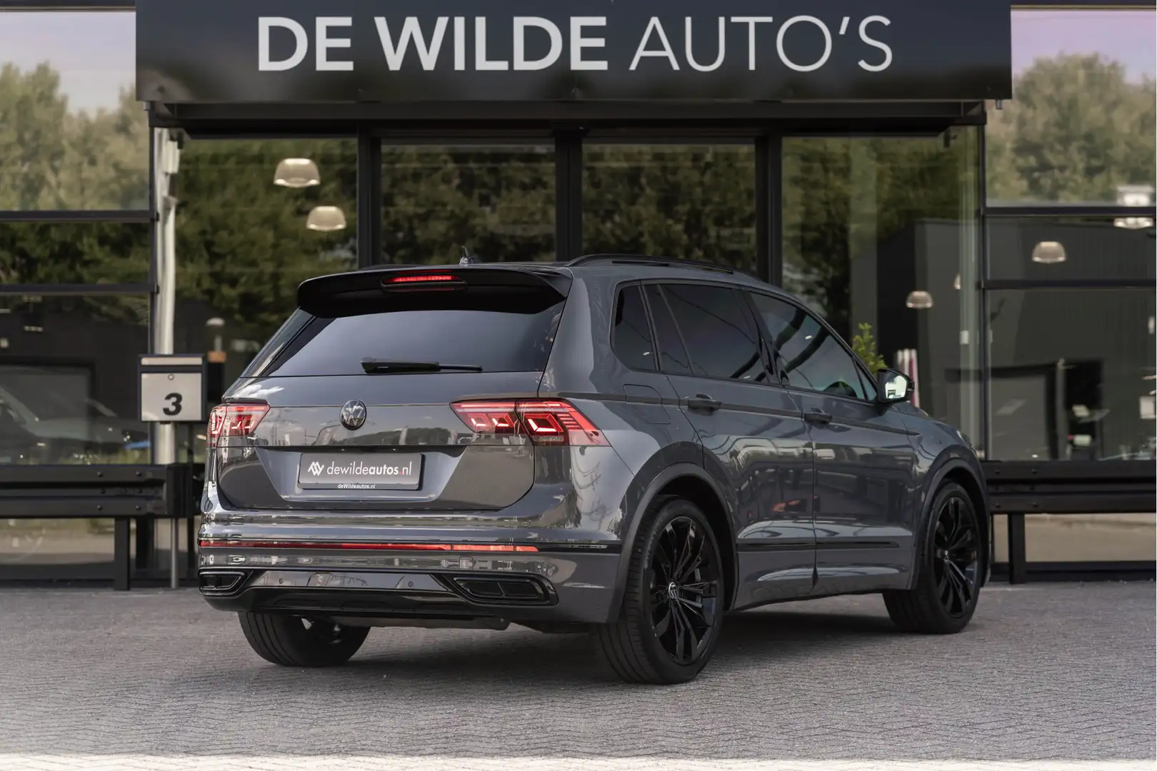 Volkswagen Tiguan 1.4 TSI eHybrid R-Line 245pk Pano Leer Trekhaak Me Grijs - 2
