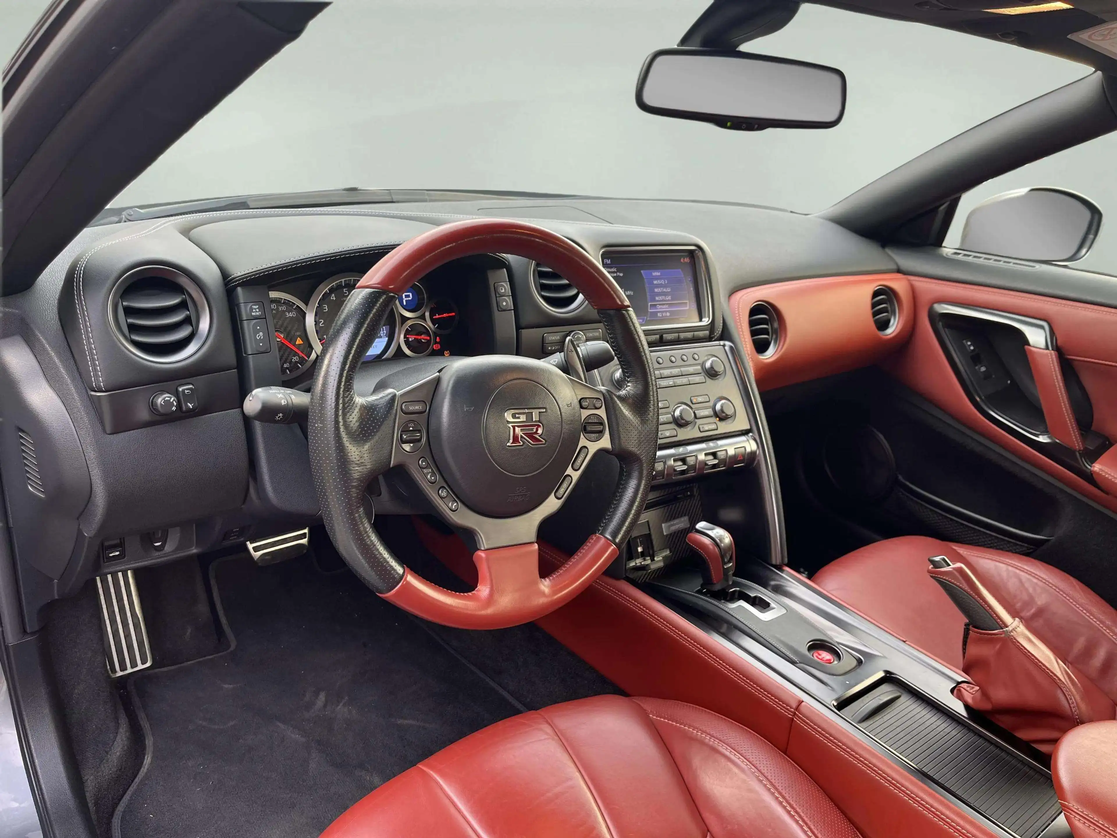 Nissan GT-R 3.8 Turbo V6 Black Edition - 59.211 Kms — photo 11