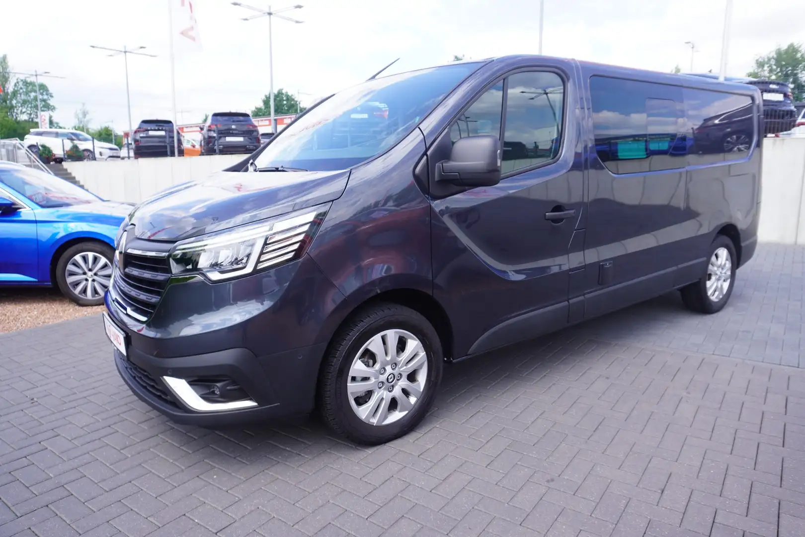 Renault Trafic Combi 2.0 L2H1 3,0t LED Kamera AHK DAB Grau - 2
