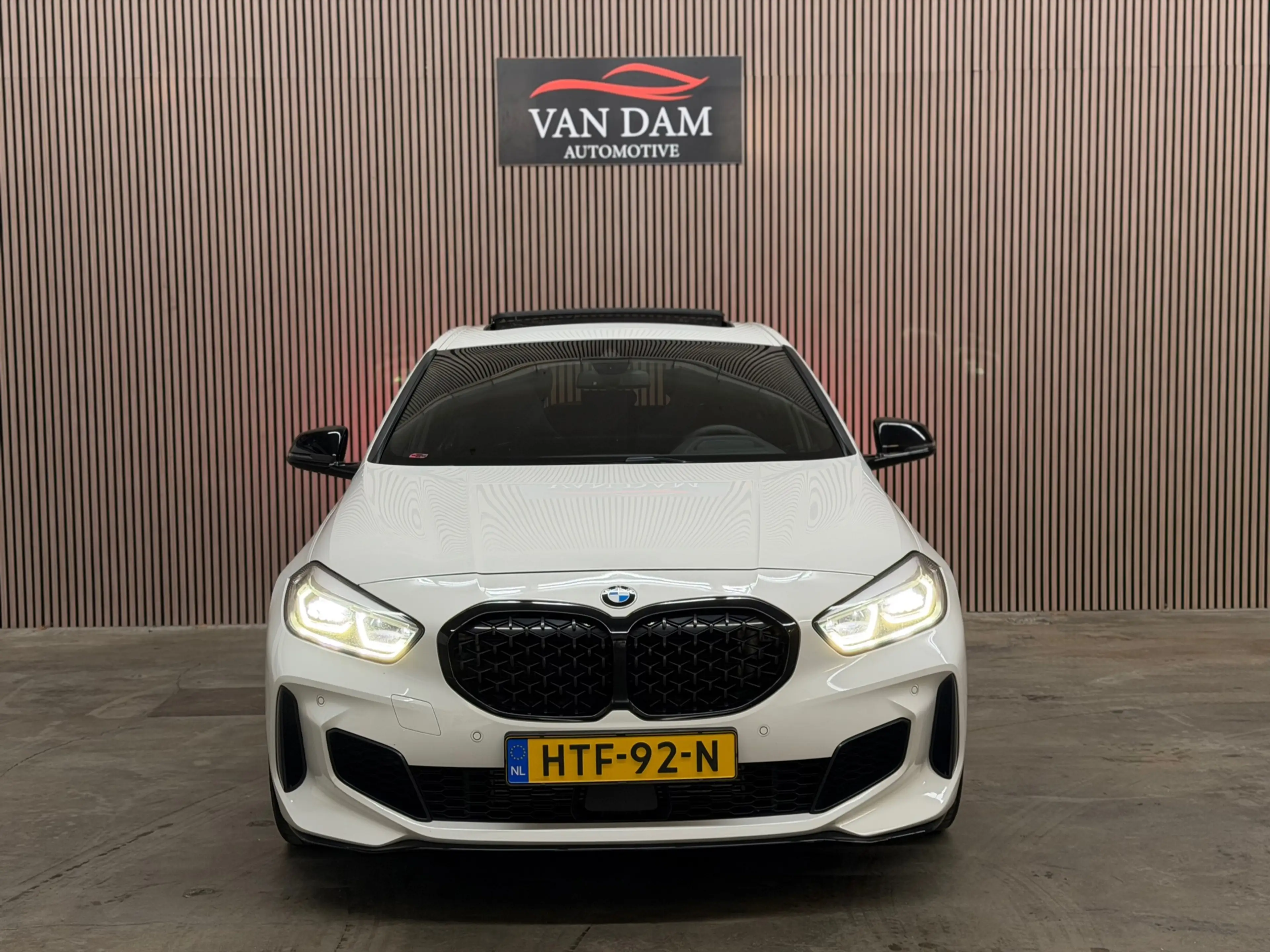 BMW 135 1-serie M135i xDrive High Executive 2021 PANO LED — photo 7