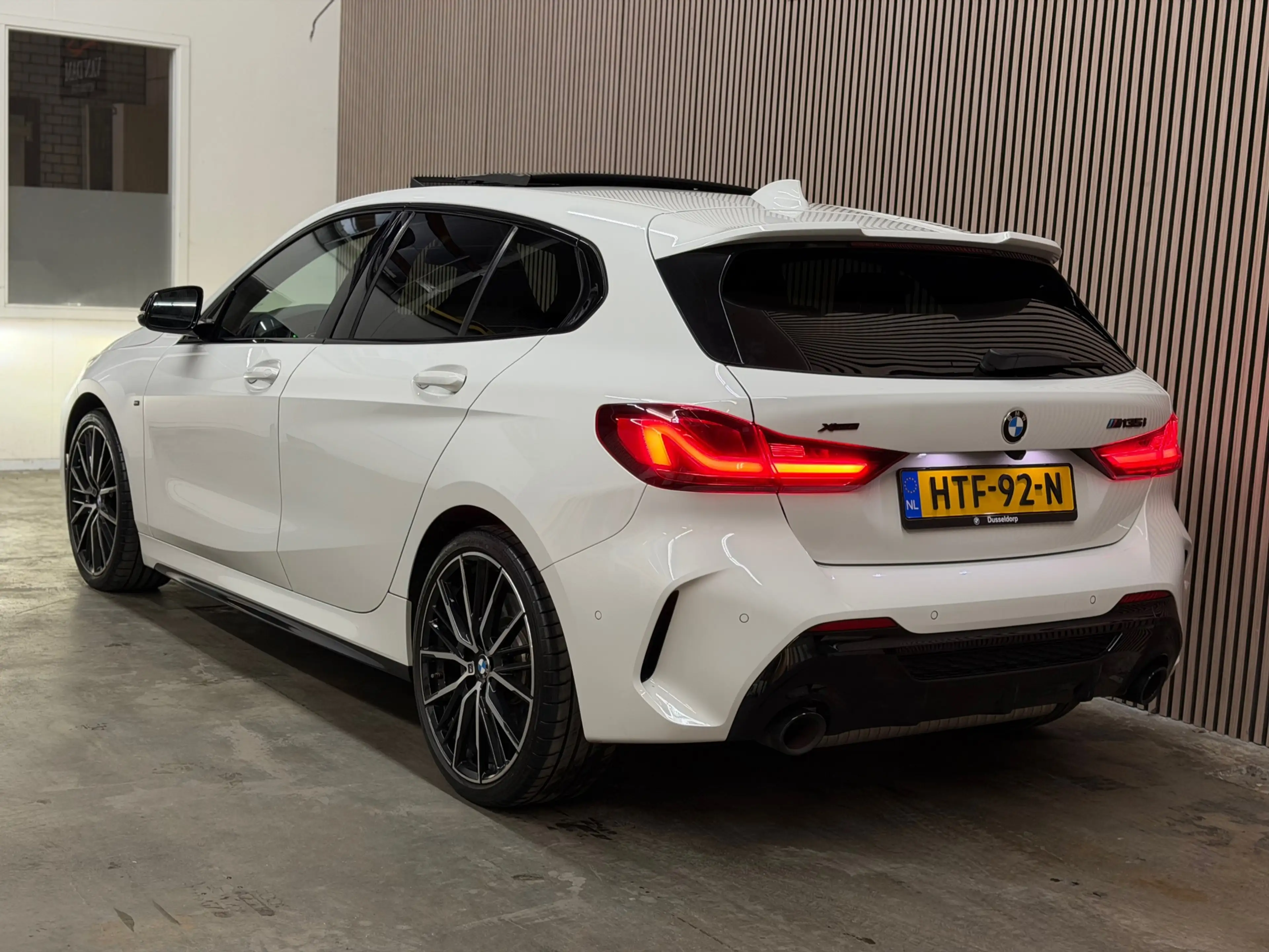 BMW 135 1-serie M135i xDrive High Executive 2021 PANO LED — photo 6