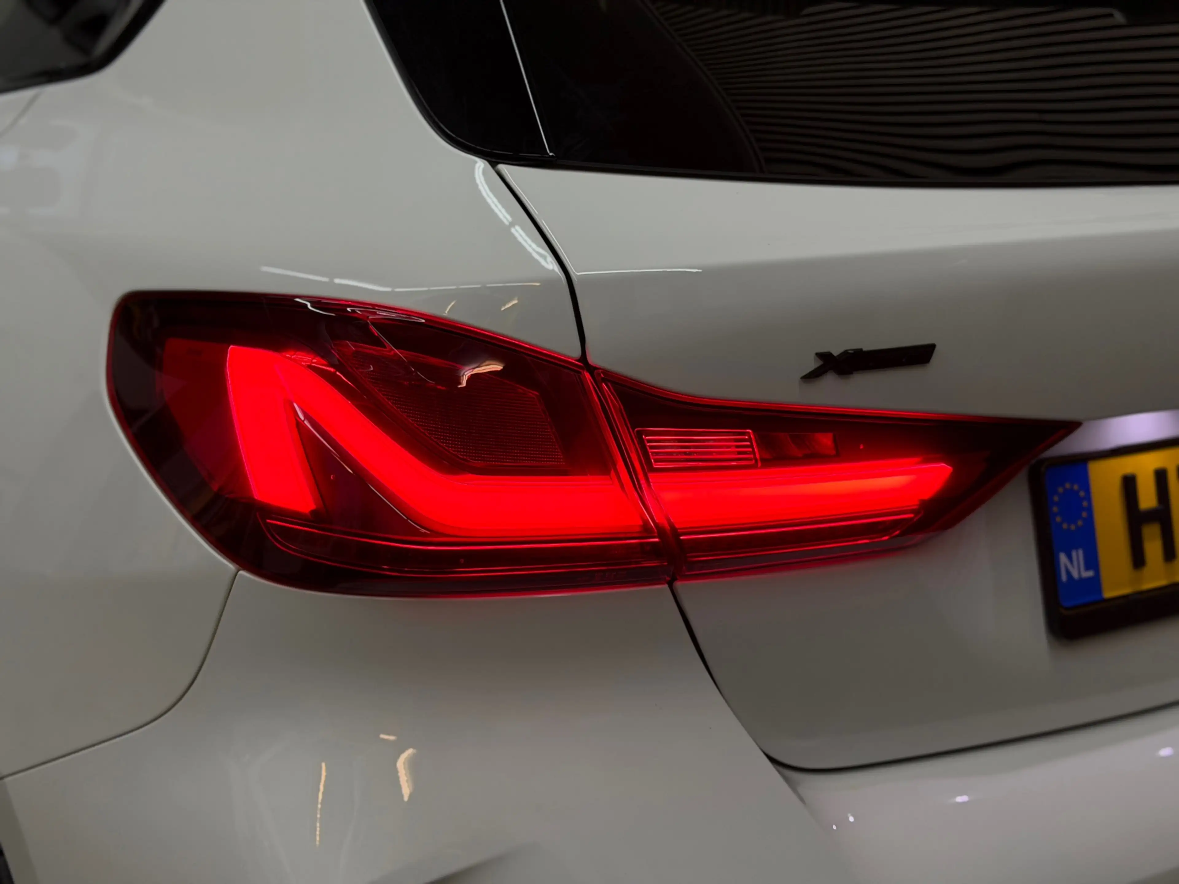 BMW 135 1-serie M135i xDrive High Executive 2021 PANO LED — photo 35