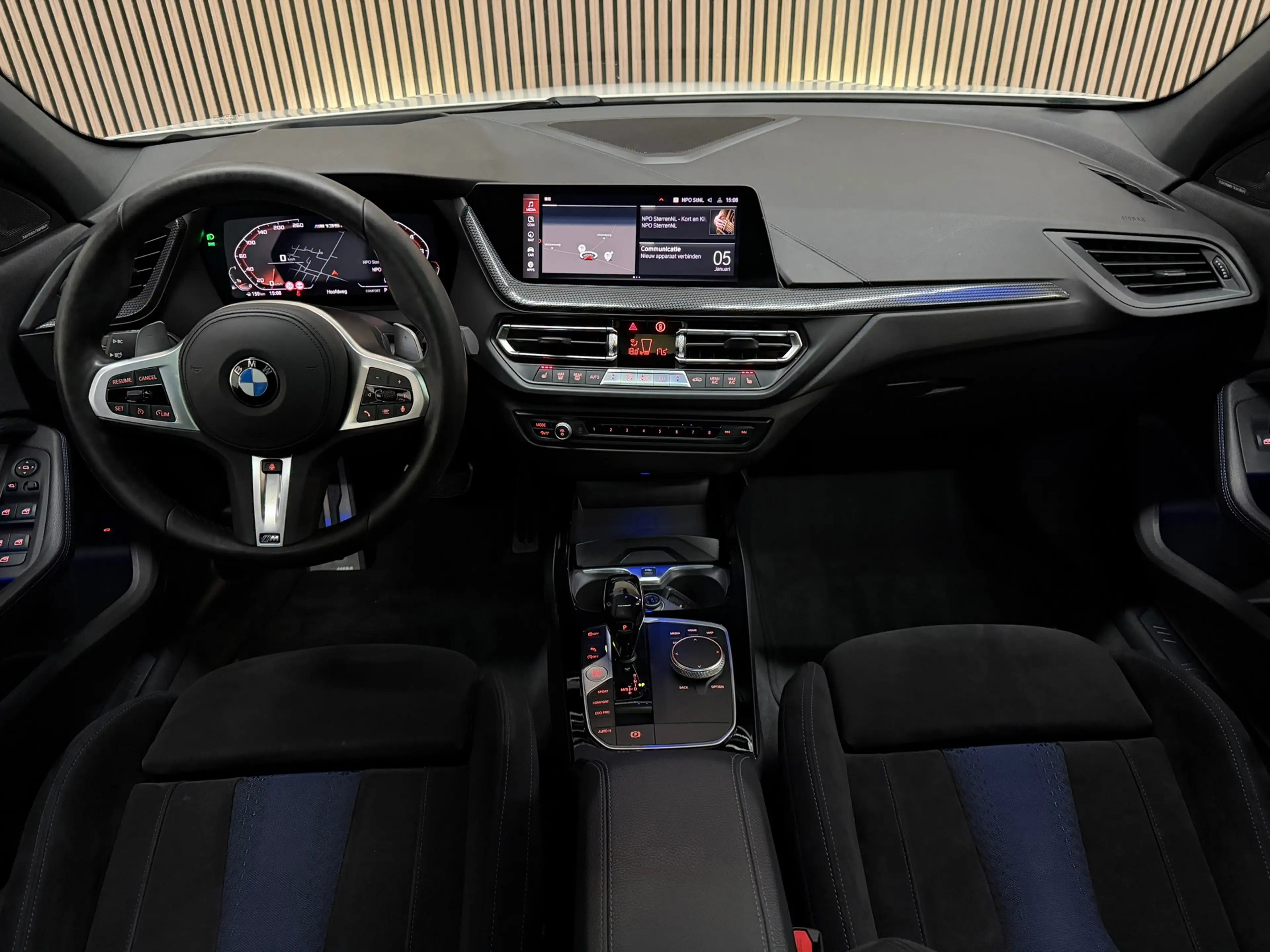 BMW 135 1-serie M135i xDrive High Executive 2021 PANO LED — photo 15