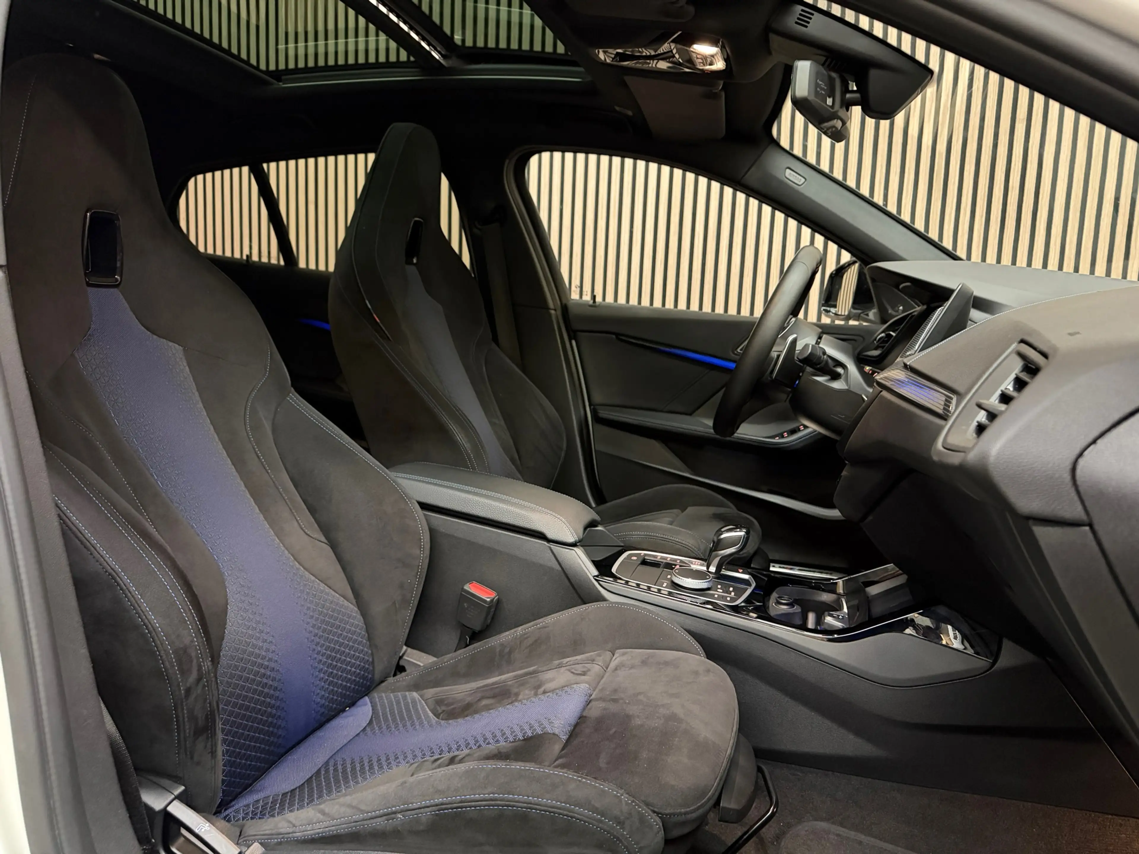 BMW 135 1-serie M135i xDrive High Executive 2021 PANO LED — photo 14