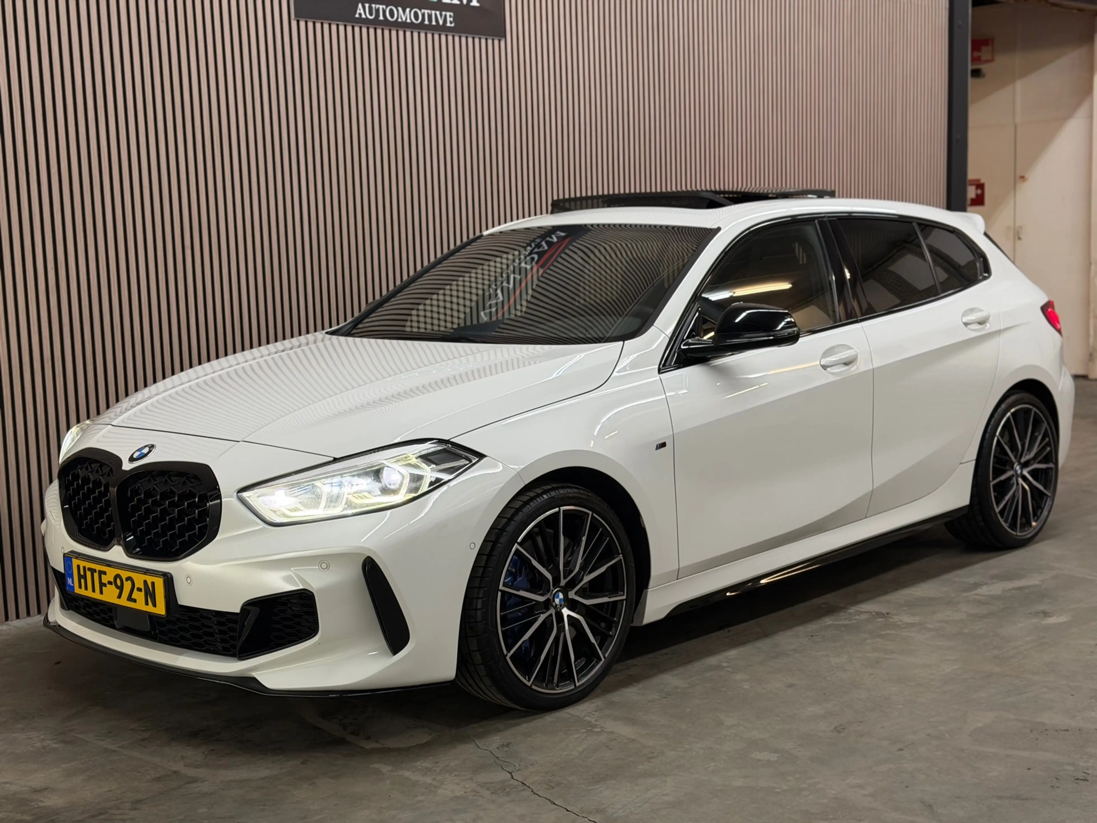 BMW 135 1-serie M135i xDrive High Executive 2021 PANO LED — photo 5