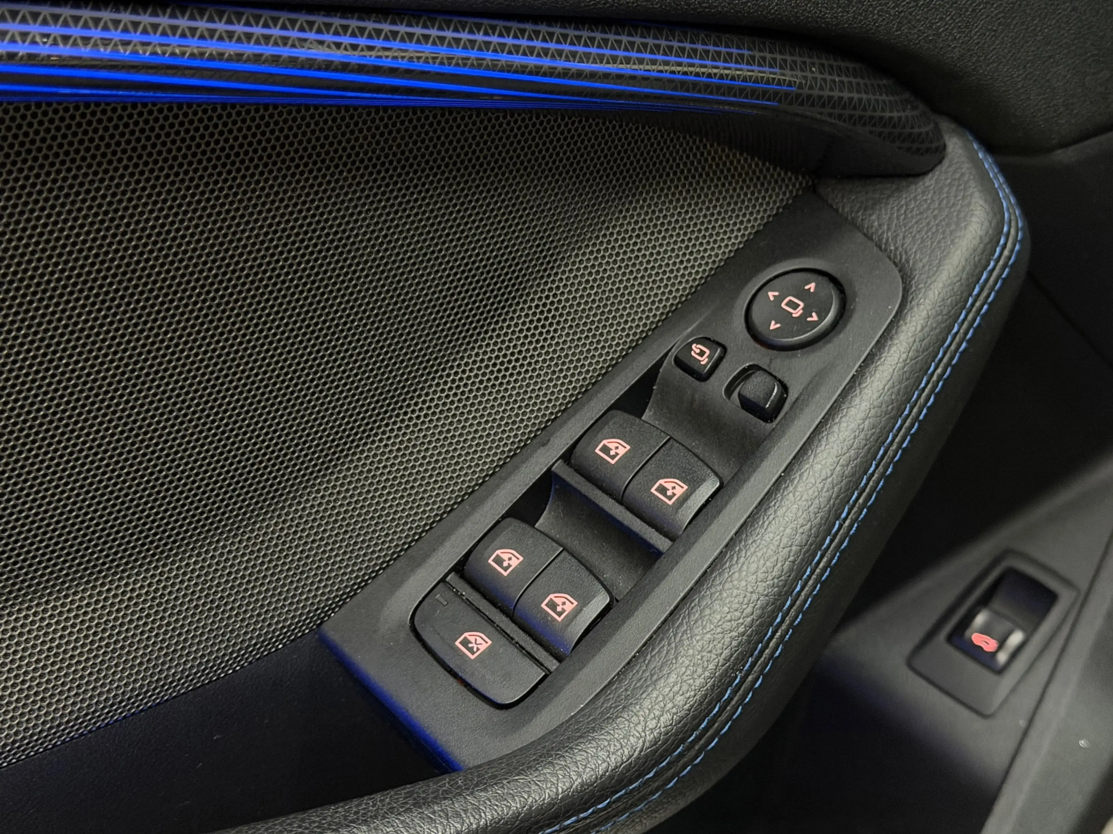 BMW 135 1-serie M135i xDrive High Executive 2021 PANO LED — photo 40