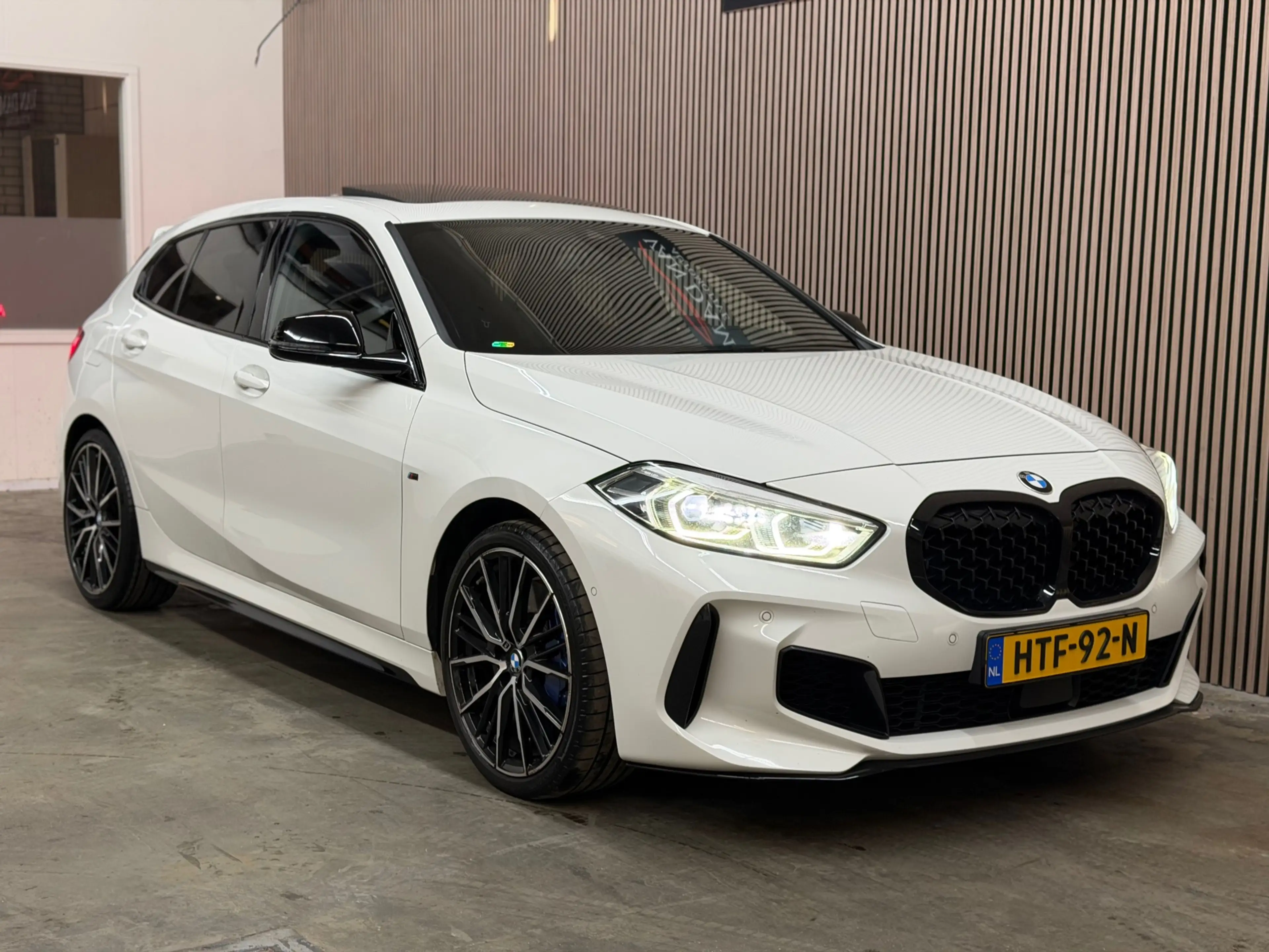 BMW 135 1-serie M135i xDrive High Executive 2021 PANO LED — photo 10