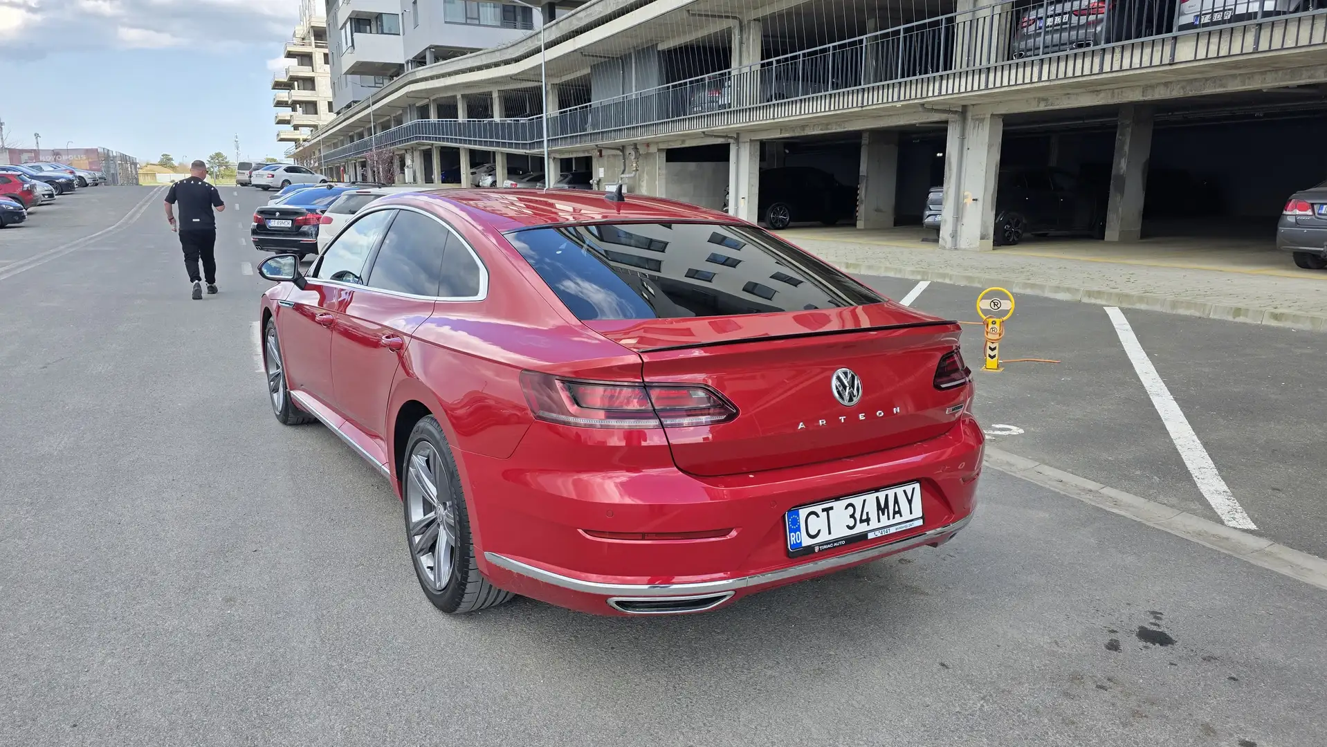 Volkswagen Arteon 2.0 TDI SCR DSG R-Line - 2
