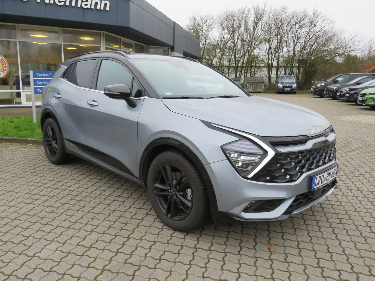 Kia Sportage GT-Line 4WD *LED*4SH*elSitze*elHK*LRHeiz*NAVI*RFK* Zilver - 1