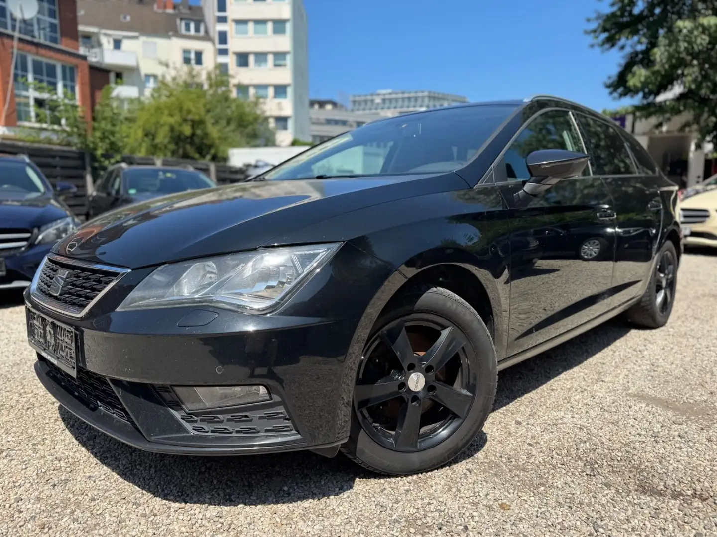 SEAT Leon ST Style/DSG/NAVI/PDC/KLIMATR./TEMP./EURO-6 Noir - 1