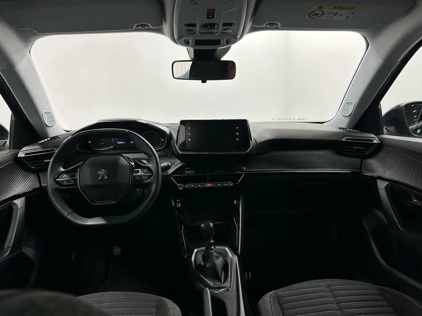 Peugeot 2008 1.2 PureTech Active Pack NAVIGATIE CARPLAY Zwart - 2