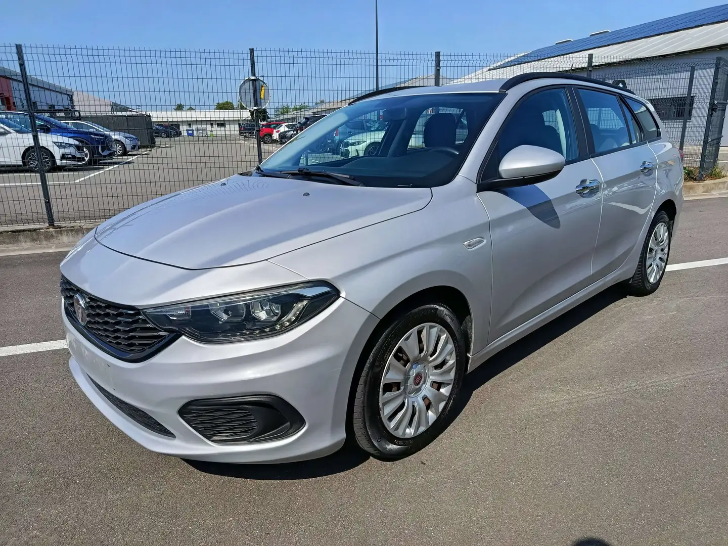 Fiat Tipo 1.6 MultiJet ECO Lounge Business S Gris - 1