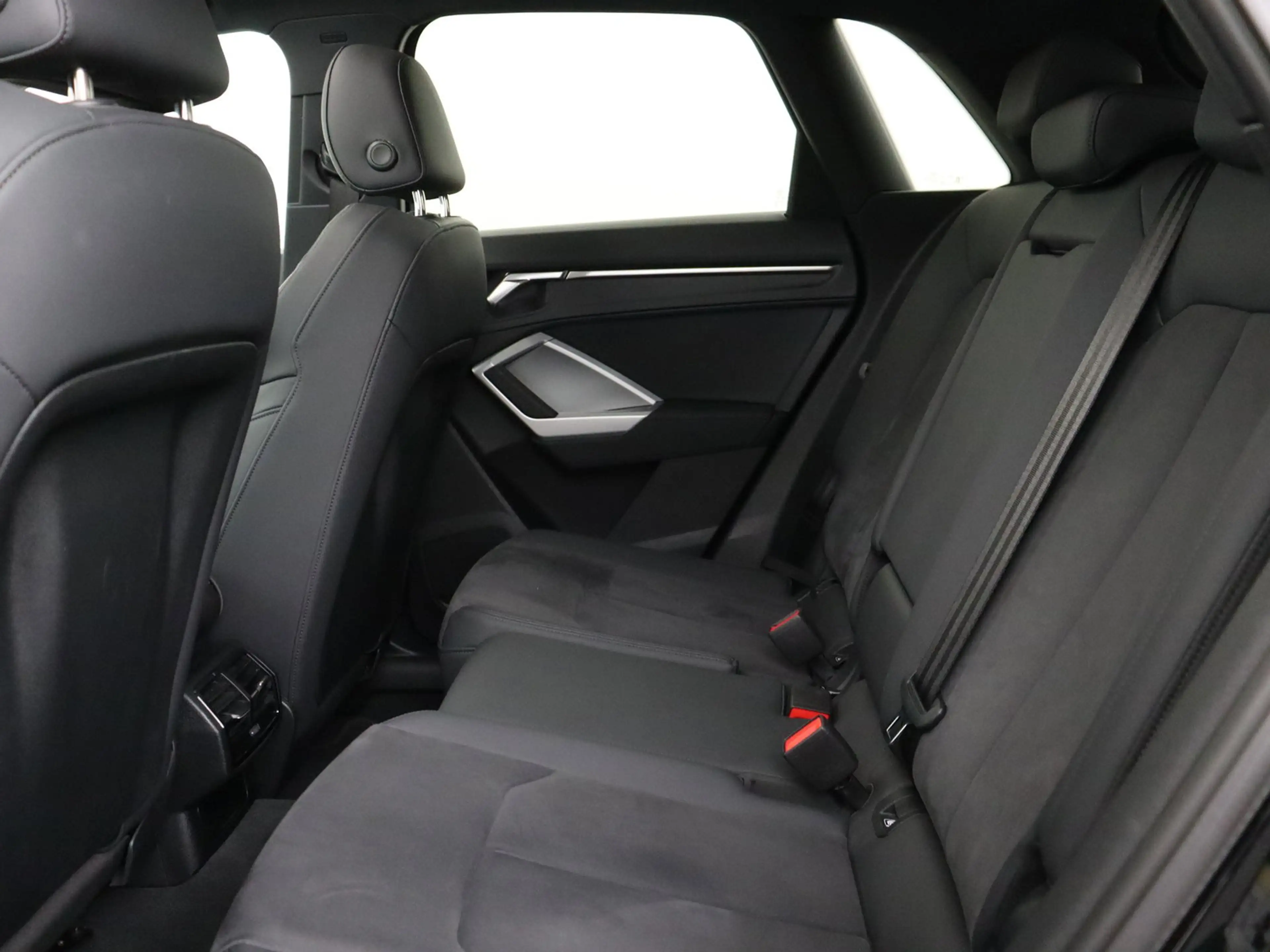 Audi Q3 S-Line 35 TFSI 150 PK S-tronic - Panoramisch open dak - Cruise control - Camera - Apple Carplay — photo 11