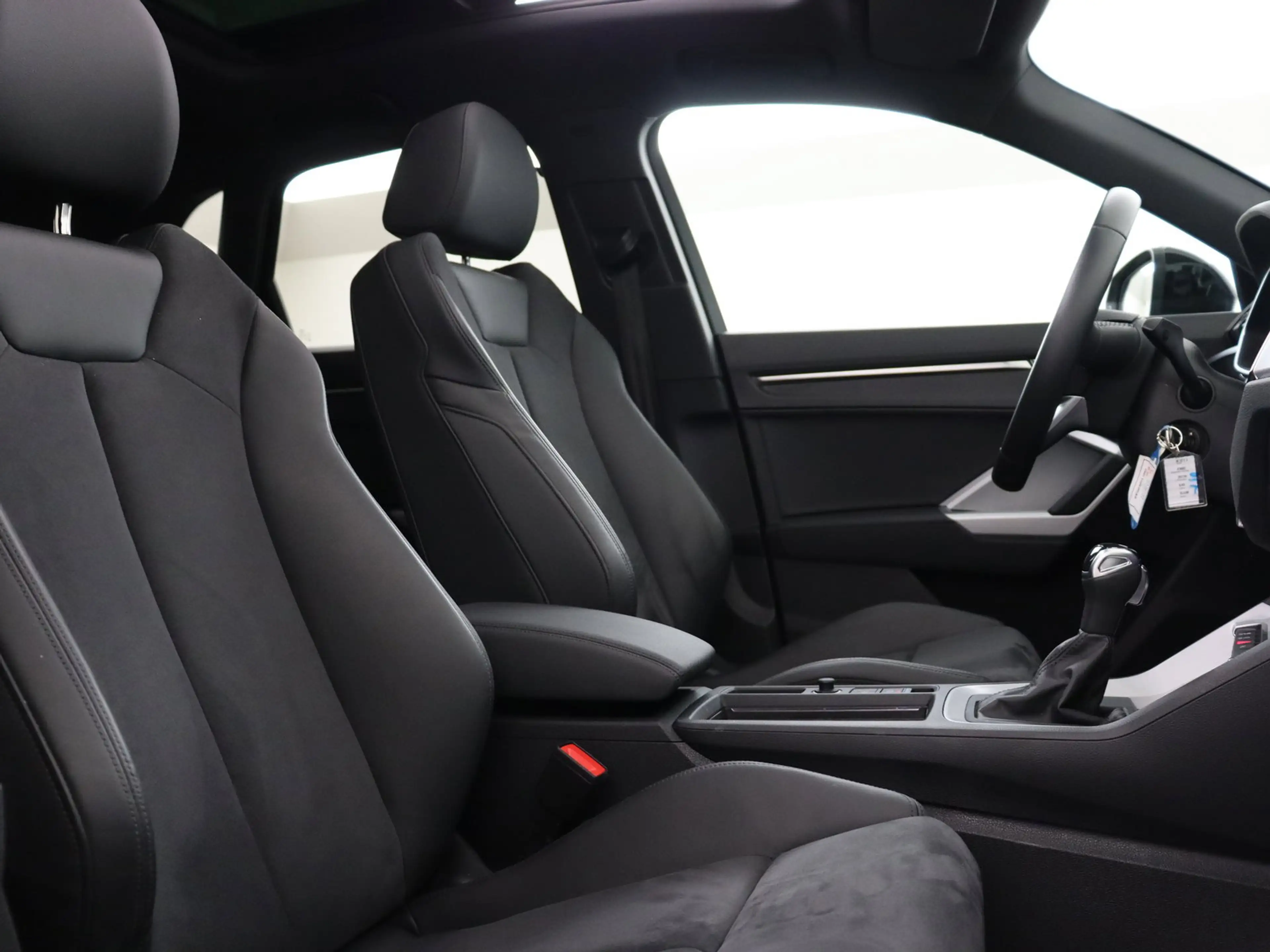 Audi Q3 S-Line 35 TFSI 150 PK S-tronic - Panoramisch open dak - Cruise control - Camera - Apple Carplay — photo 9